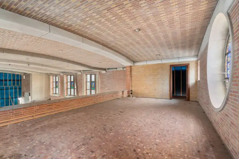 Unieke kapel hartje Lokeren met uitzonderlijk potentieel! Een plek vol karakter, stijlen uitstraling. foto 11