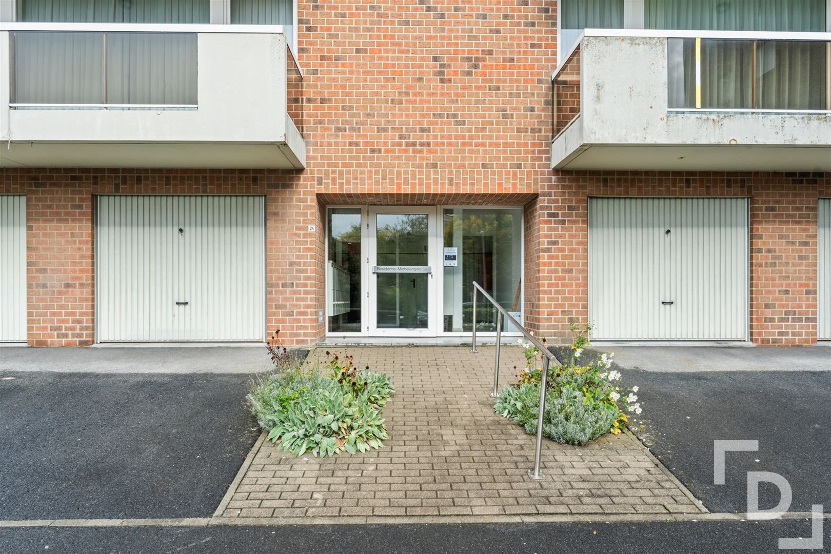 Ruim appartement met 3 slaapkamers en garage te koop in centrum Ieper. foto 18