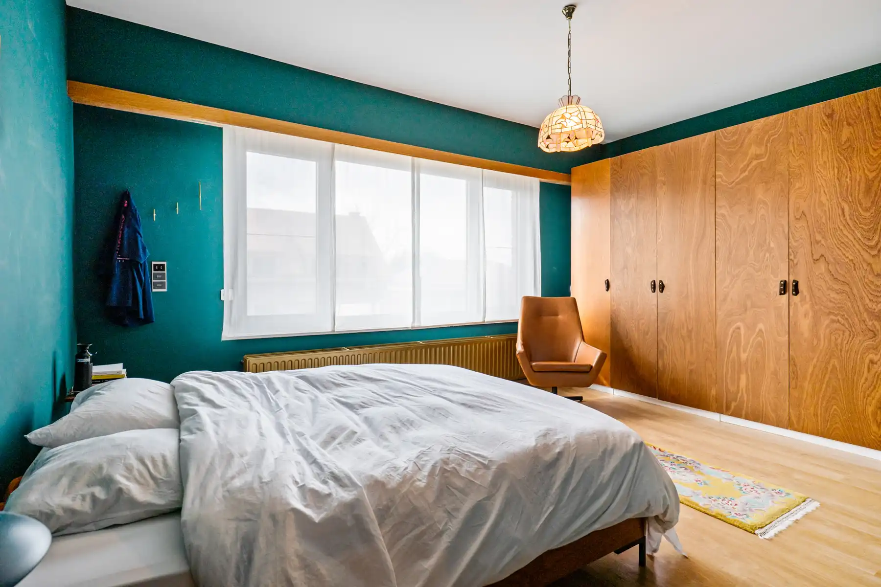 Villa met 5 slaapkamers, 2 badkamers en een ruime kelder. foto 14