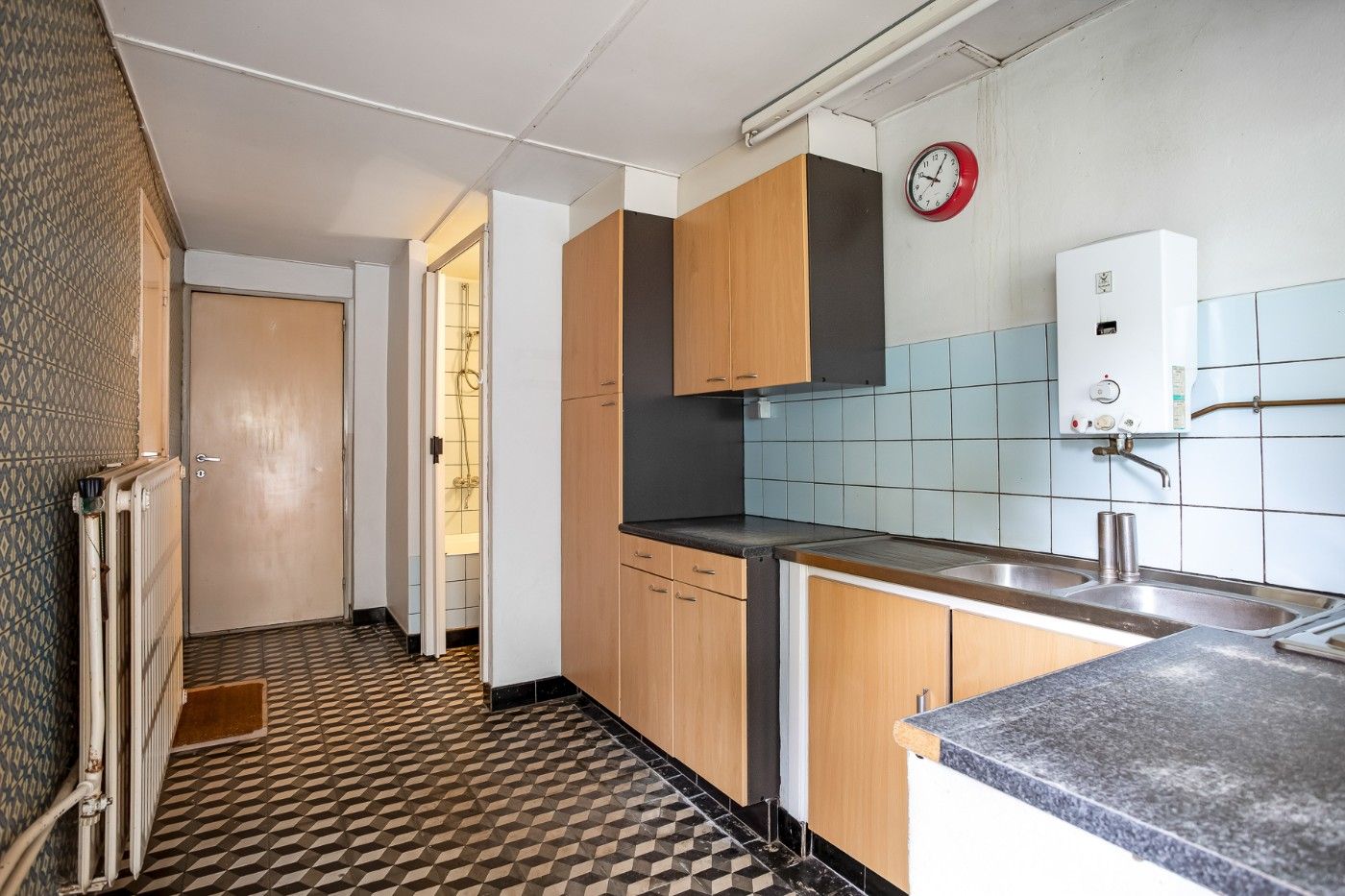 Authentieke, te renoveren woning met 4 à 5 slpk. en tuin foto 14