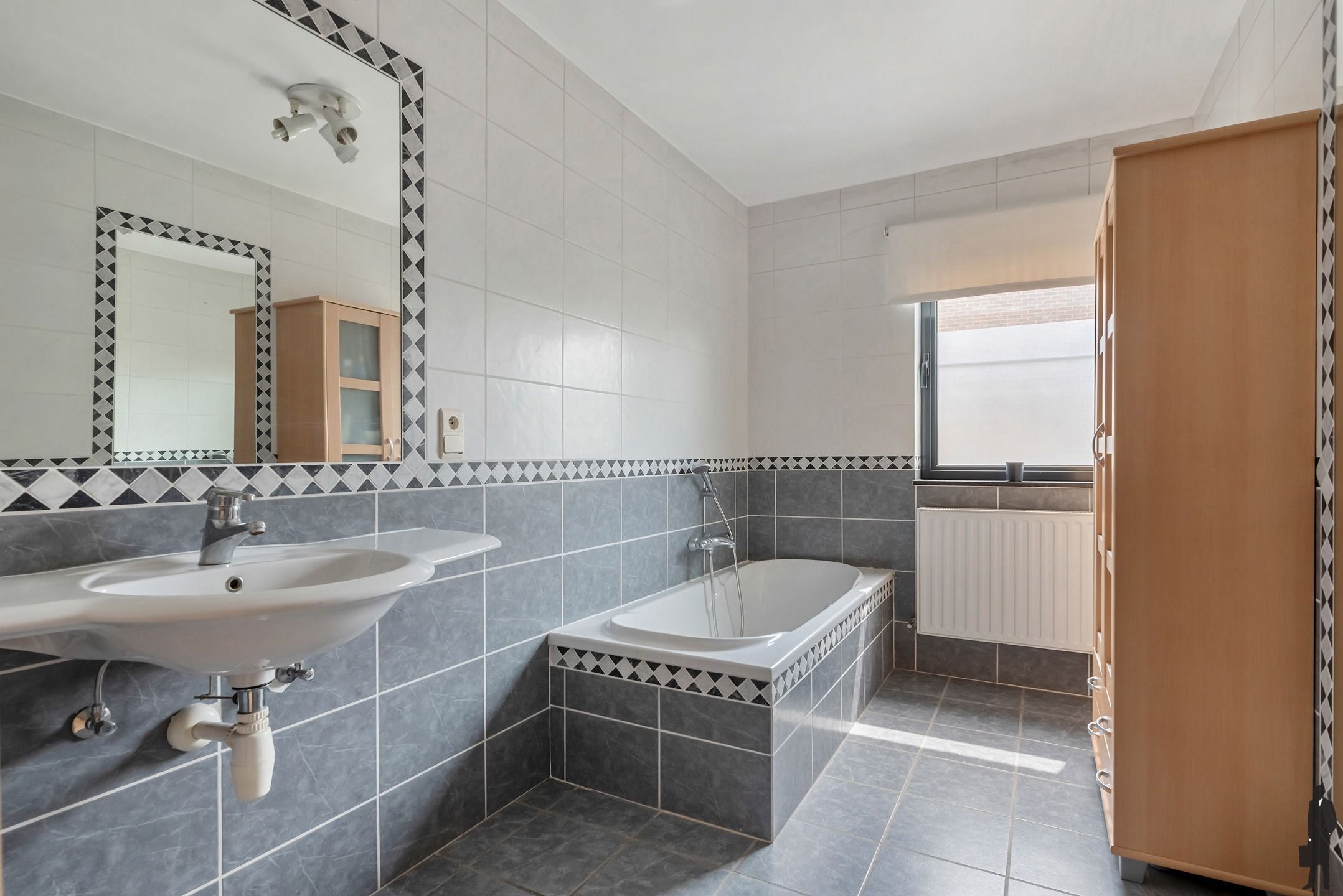 Instapklare woning met zwemvijver in Hoogstraten! foto 31