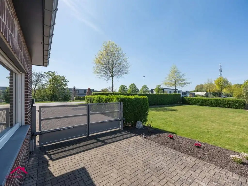 Instapklare, verzorgde half-vrijstaande gezinswoning foto 4