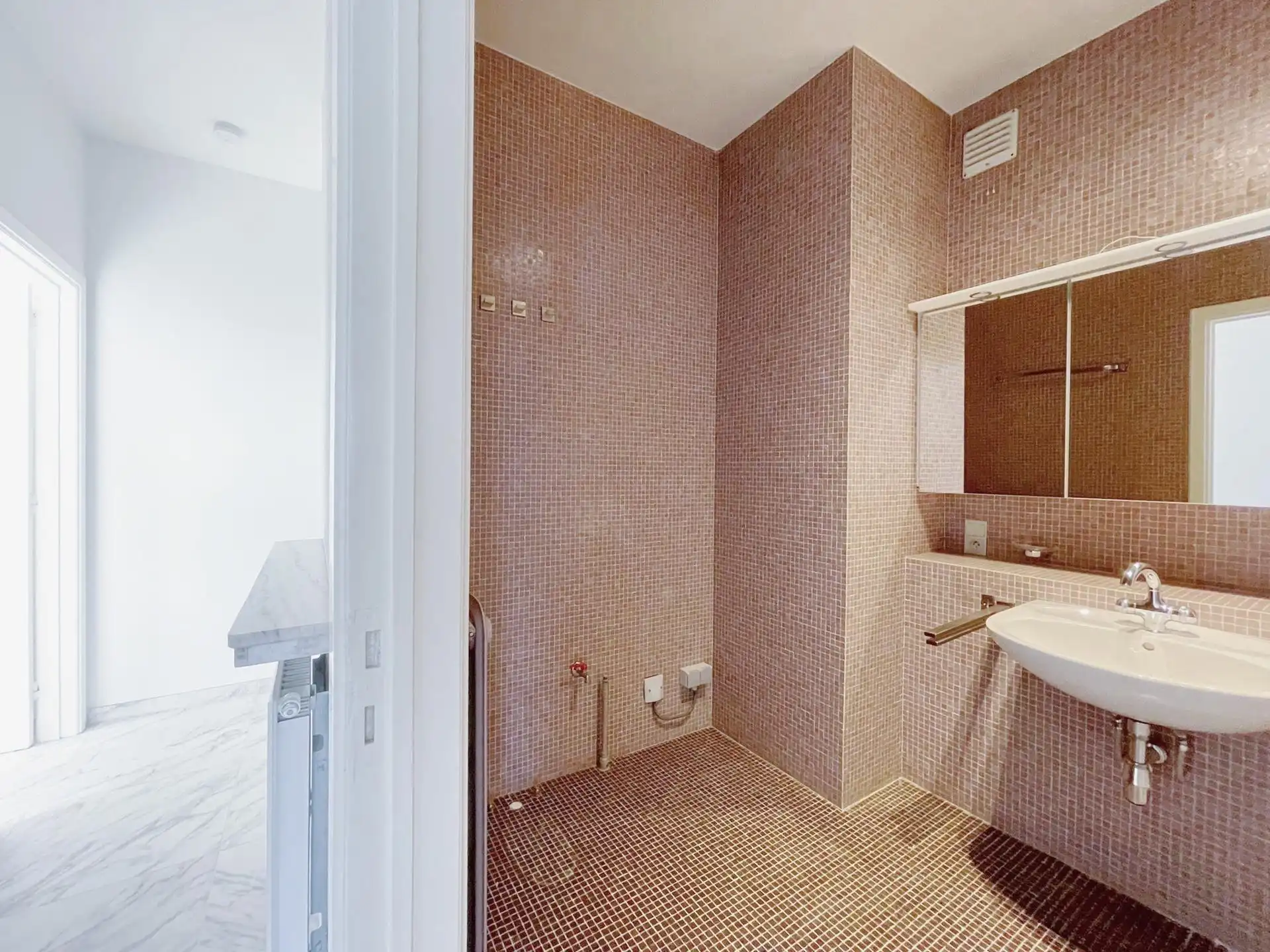 Zéér ruim appartement op een steenworp van het Valaarpark foto 7