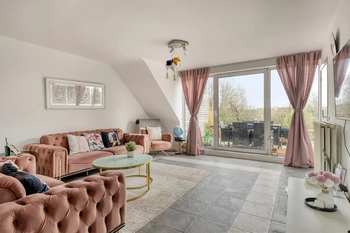 Ruim duplex-appartement met 3 slaapkamers en terras foto 4