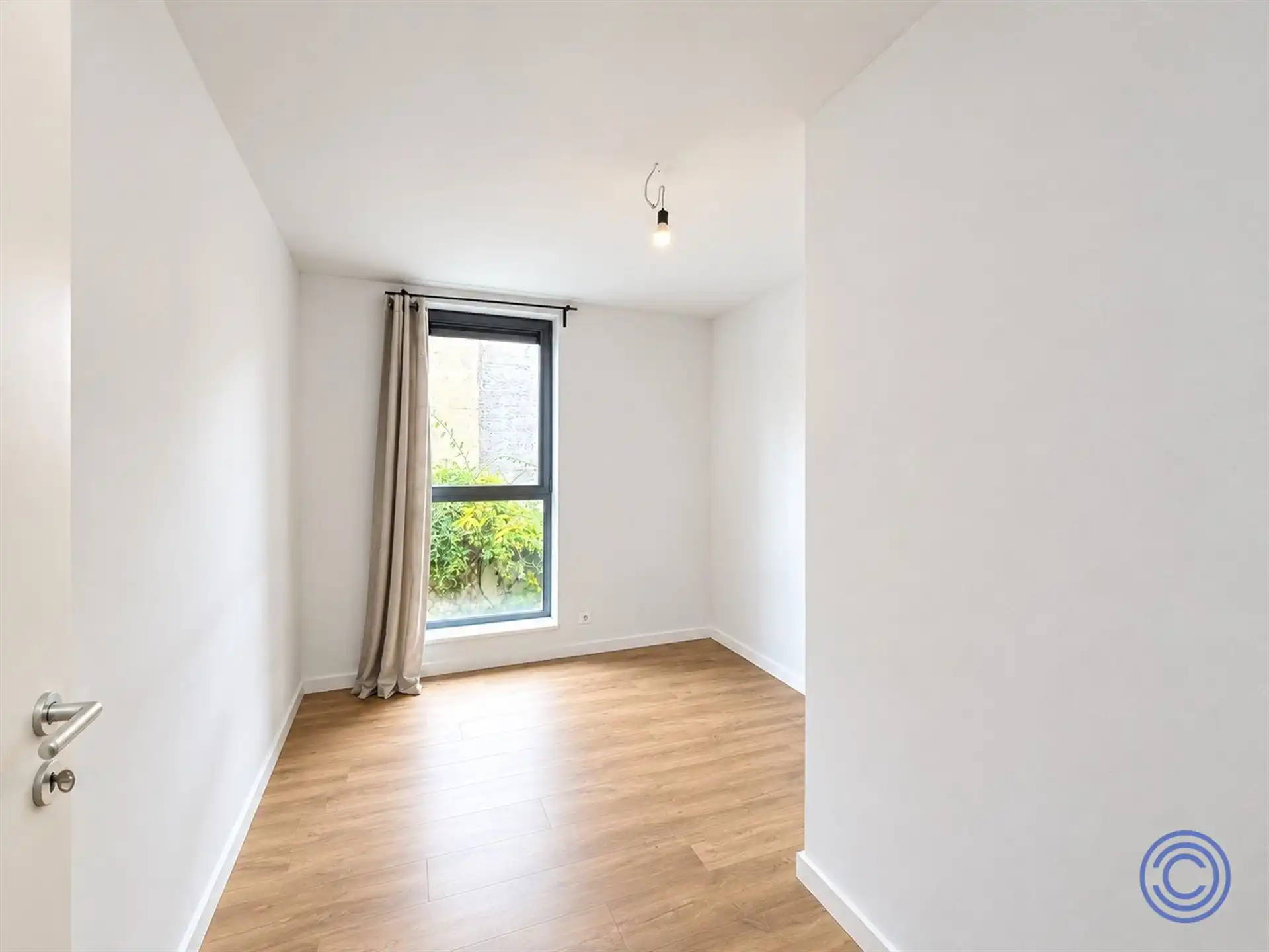 Instapklaar 2-slpk appartement met terras in groene stadsomgeving! foto 10