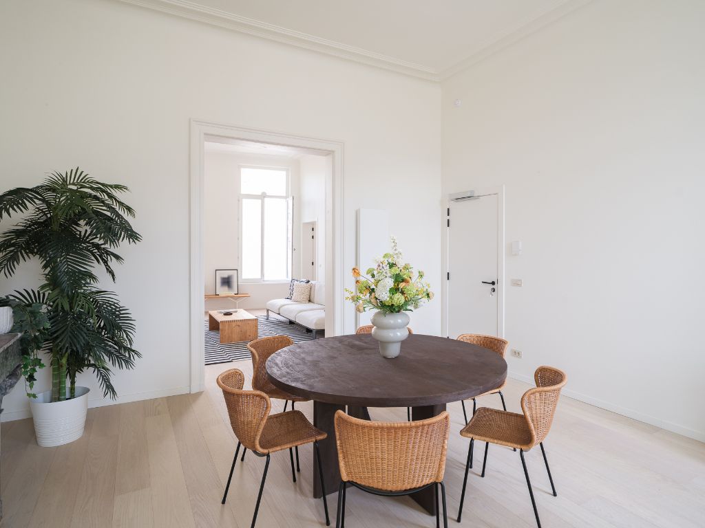Luxueus appartement met groot volume en terras op toplocatie aan de Sint-Michielskerk foto 4