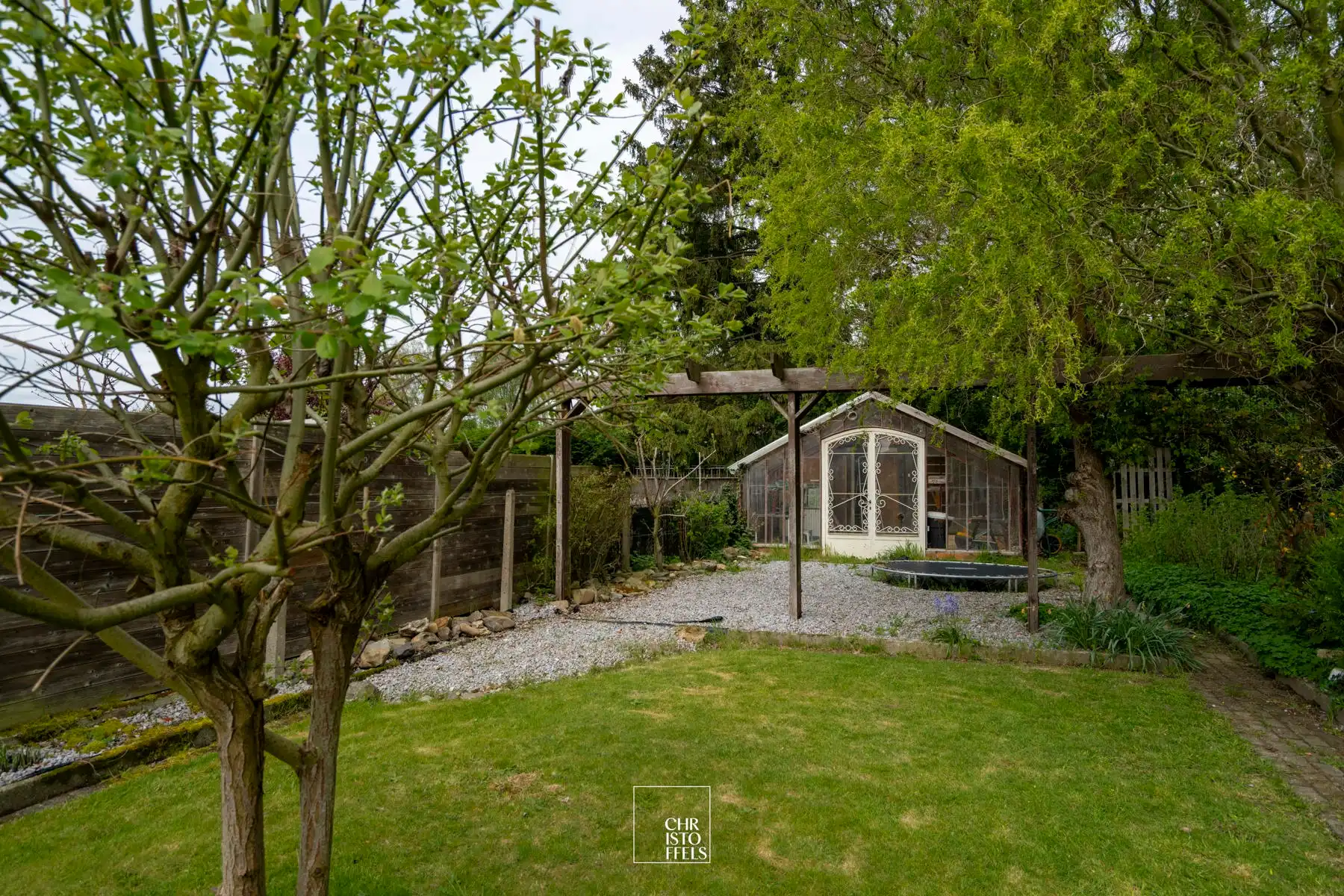 Ruime woning (199 m²) met tuin en tal van renovatiemogelijkheden! foto 19