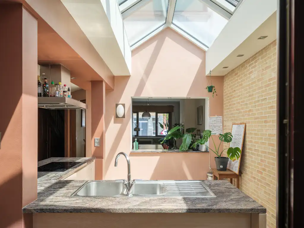 Sint-Amandsberg – Ruime interbellumwoning met 4 slaapkamers, tuin, dubbele garage en polyvalente ruimte nabij het Bijgaardepark. foto 5