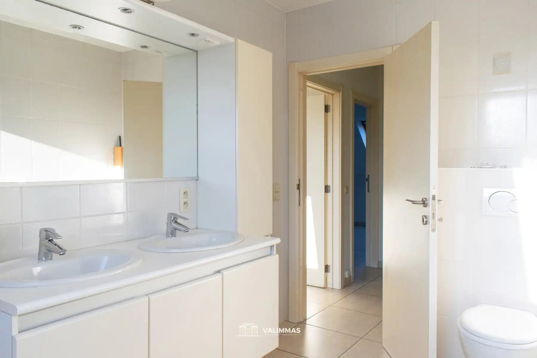 Ruim duplex-appartement met terras, grote kelder en zolder foto 9