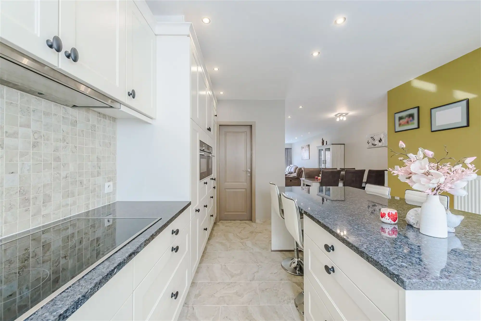 Kwaliteitsvol instapklaar huis met 3 slpks, 2 badks en tuin foto 8