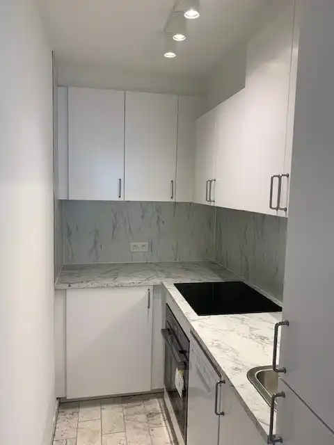 Volledig gerenoveerde studio met zicht op zee! foto 7