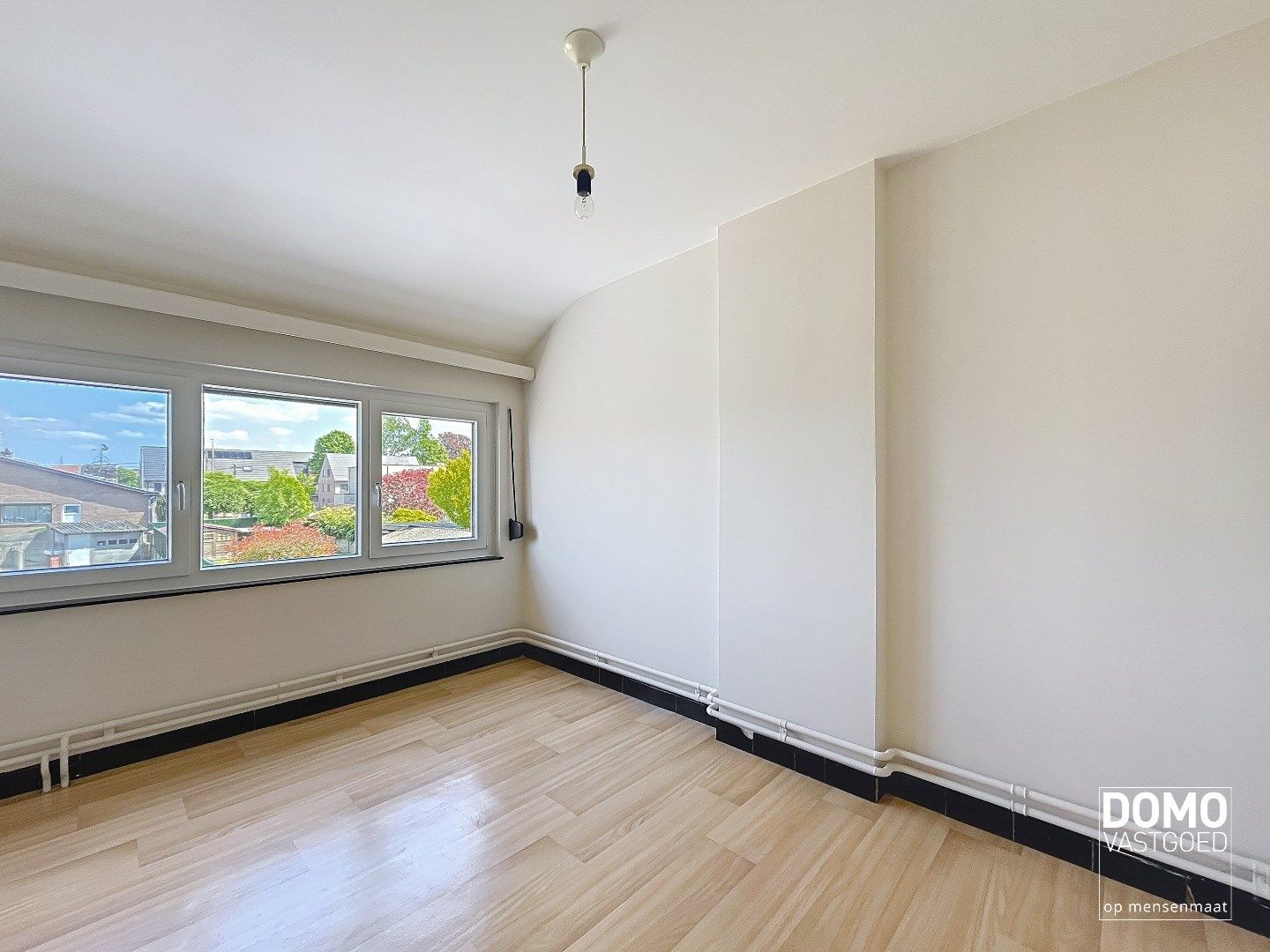 RUIME WONING MET TUIN, GARAGE & 3 SLAAPKAMERS RUSTIG GELEGEN LANGS HET KANAAL MET EPC C TE BERINGEN foto 17
