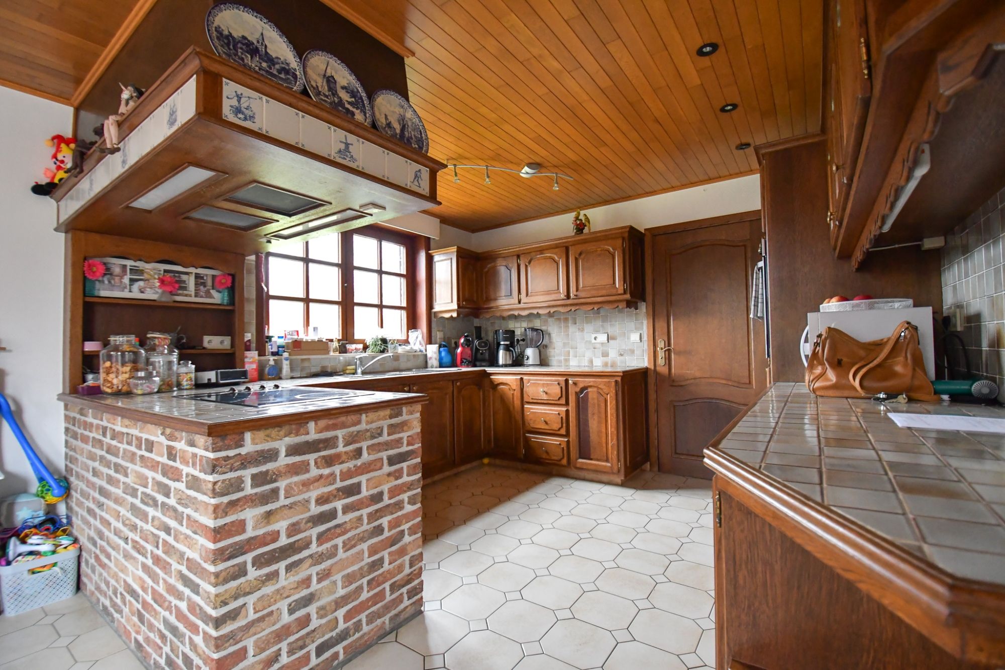 RUIME woning met grote tuin & tal van mogelijkheden op gunstige ligging foto 14