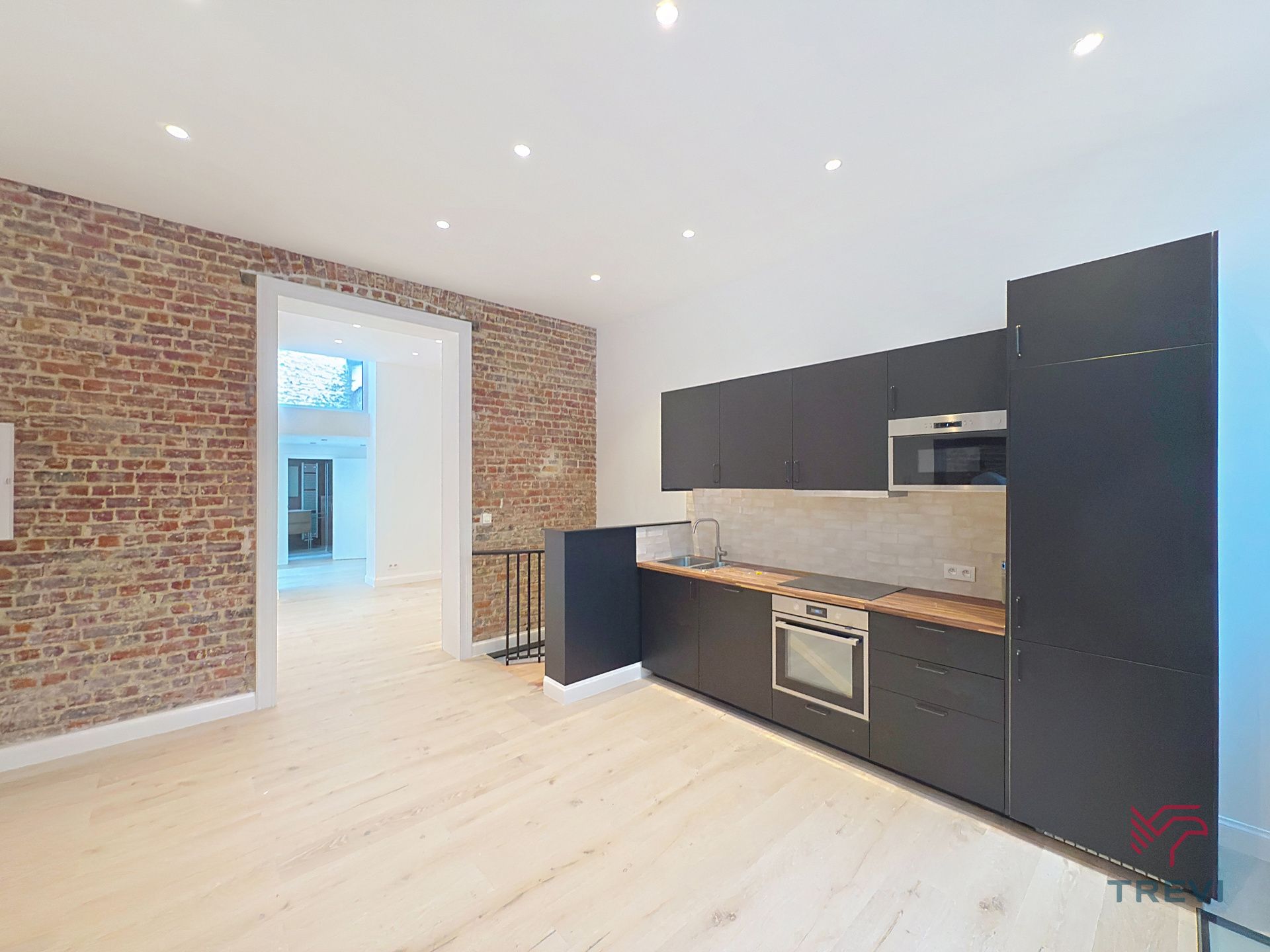 Gerenoveerd 2 slaapkamer appartement voor 1e bewoning! foto {{pictureIndex}}