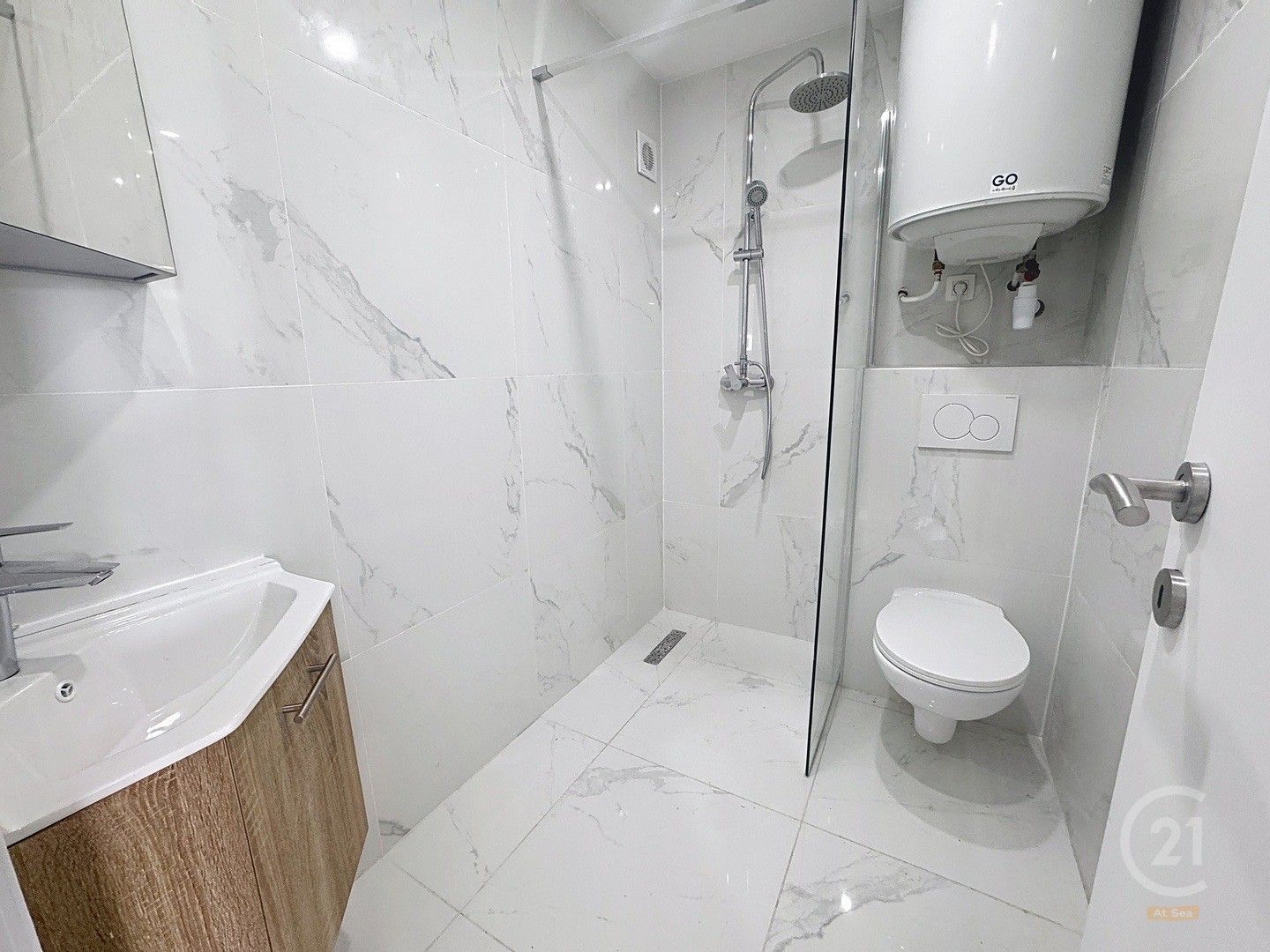Prachtig gerenoveerd appartement met 2 slaapkamers + kinderkamer aan de Zeedijk in Middelkerke foto 12