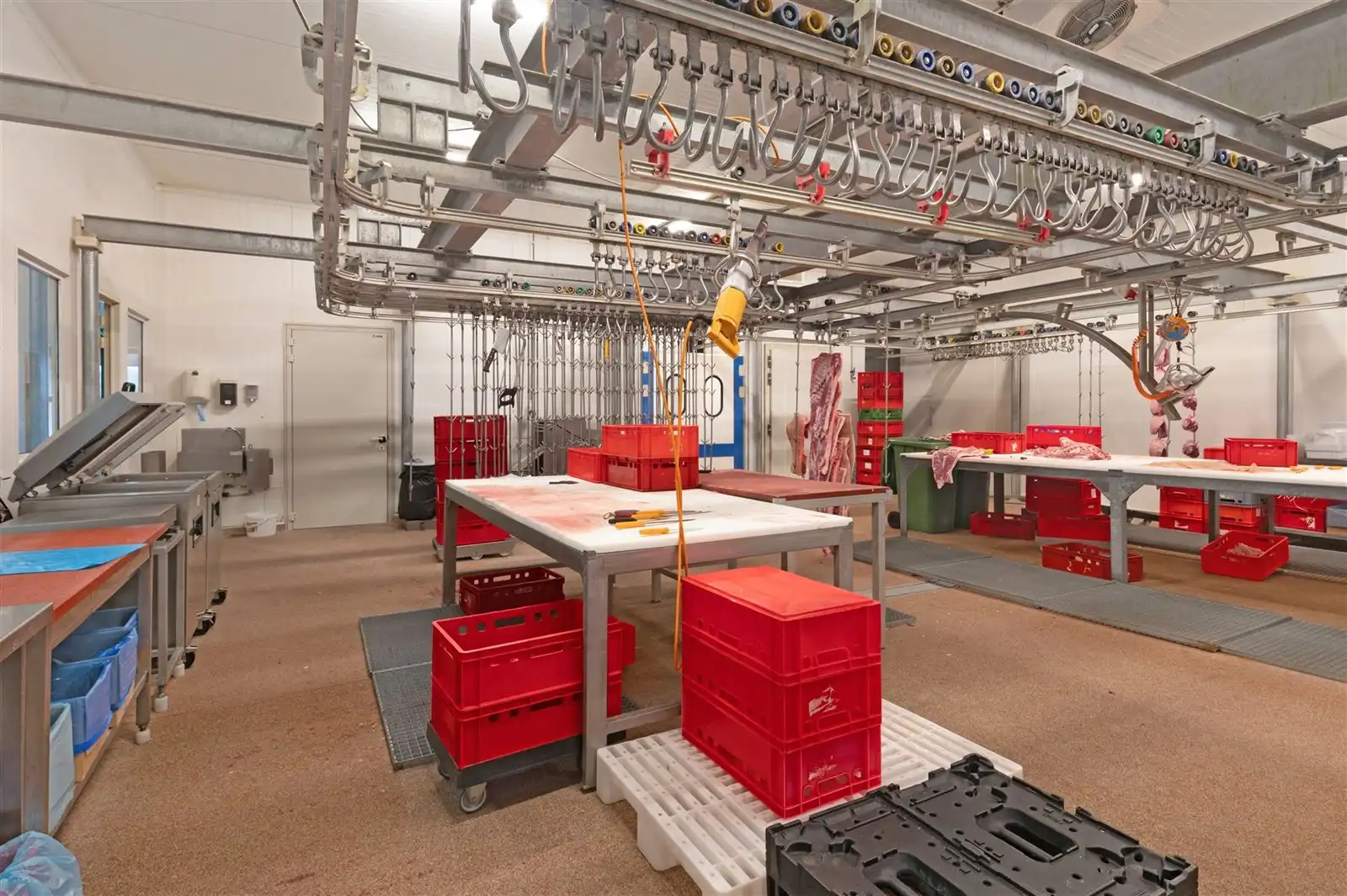 Industrieel gebouw + villa foto 4