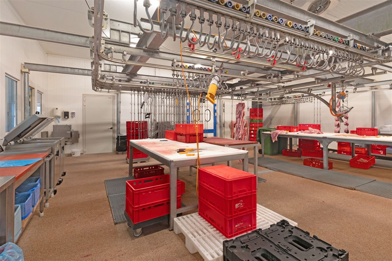 Industrieel gebouw + villa foto 4