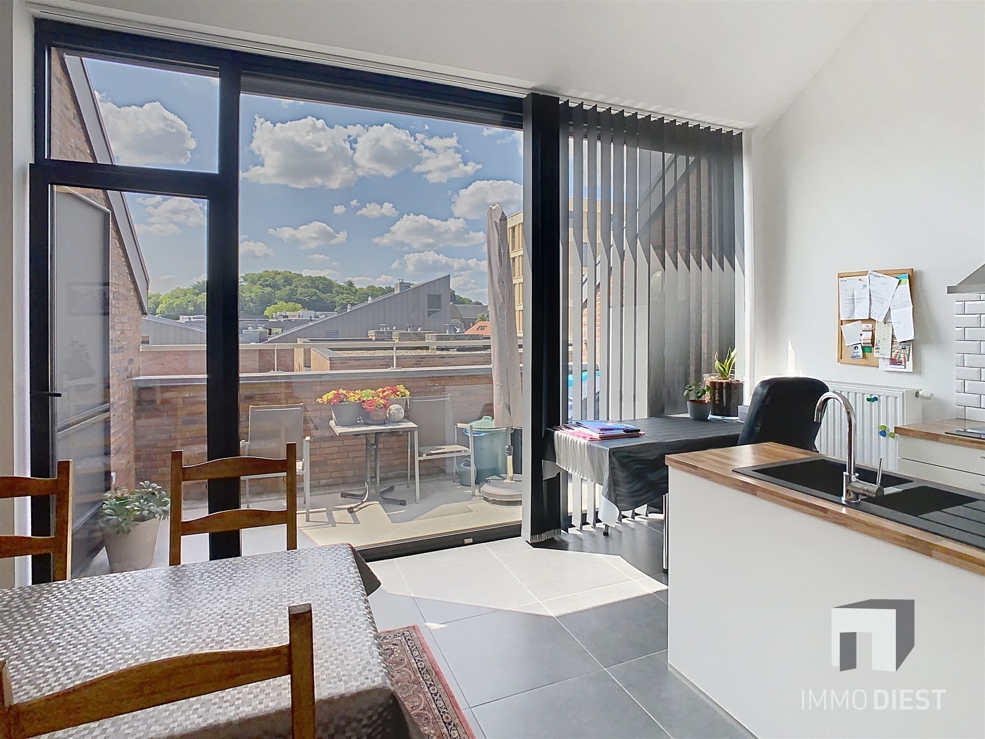 Trendy ruim, zonnig appartement op Ezeldijk  foto 9
