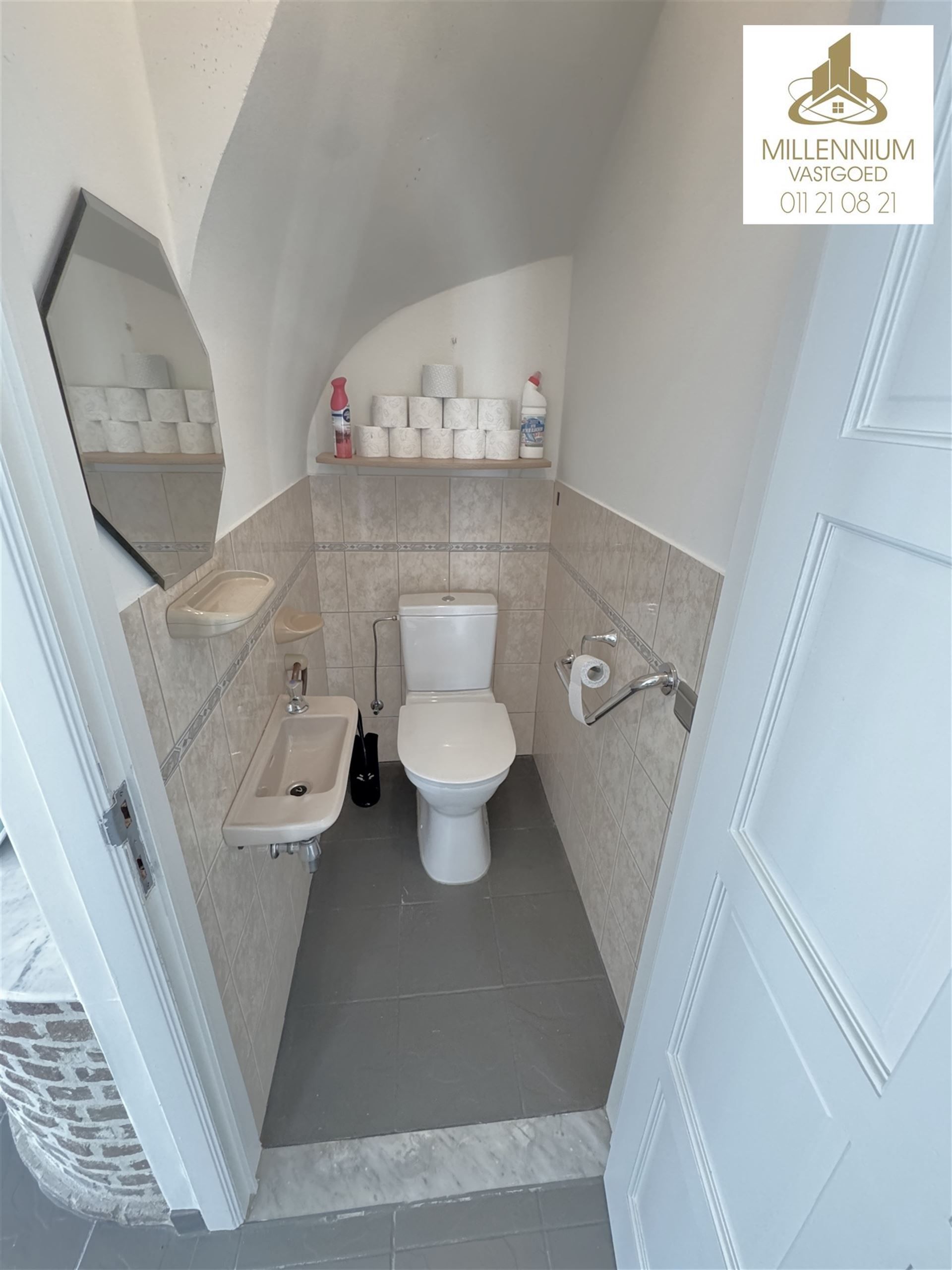 Ruime 4-Slaapkamerwoning en 2 Badkamers in Diepenbeek foto 9