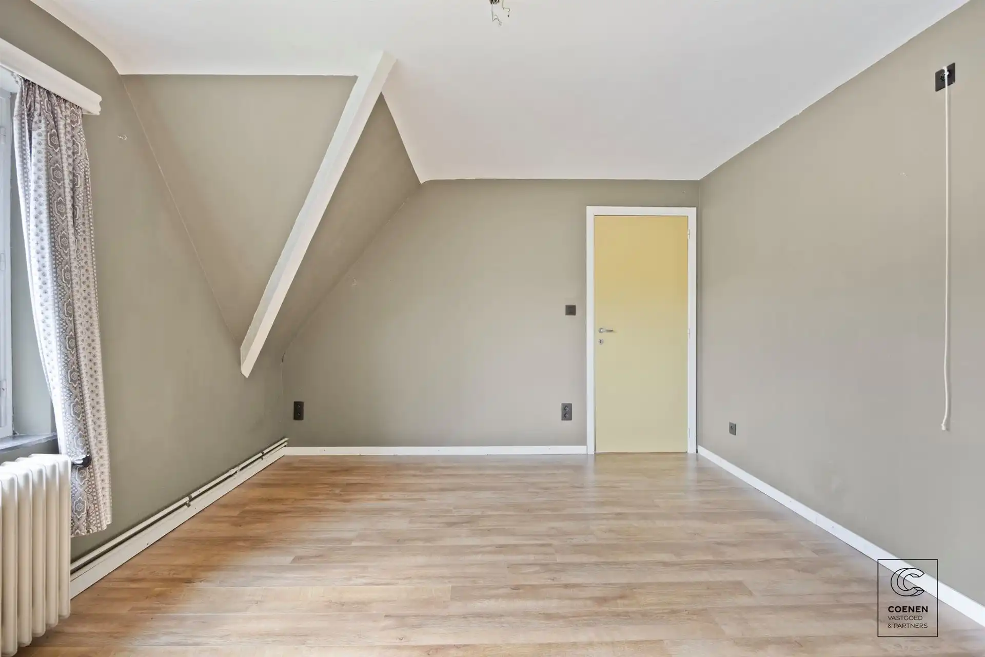 Grondig te renoveren woning op een schitterende locatie! foto 16
