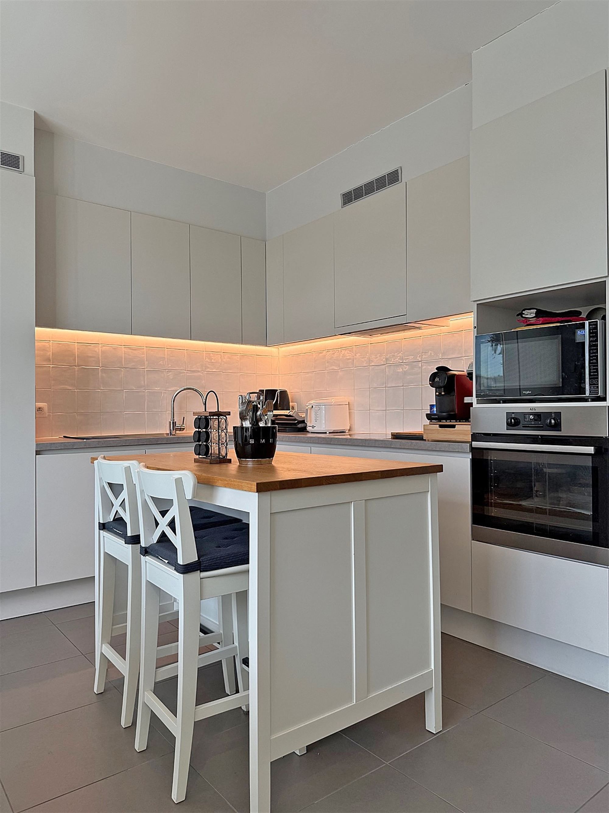 Instapklaar APPARTEMENT met 1 slaapkamer, bureau (of slaapkamer 2), terras, garage & staanplaats  foto 10