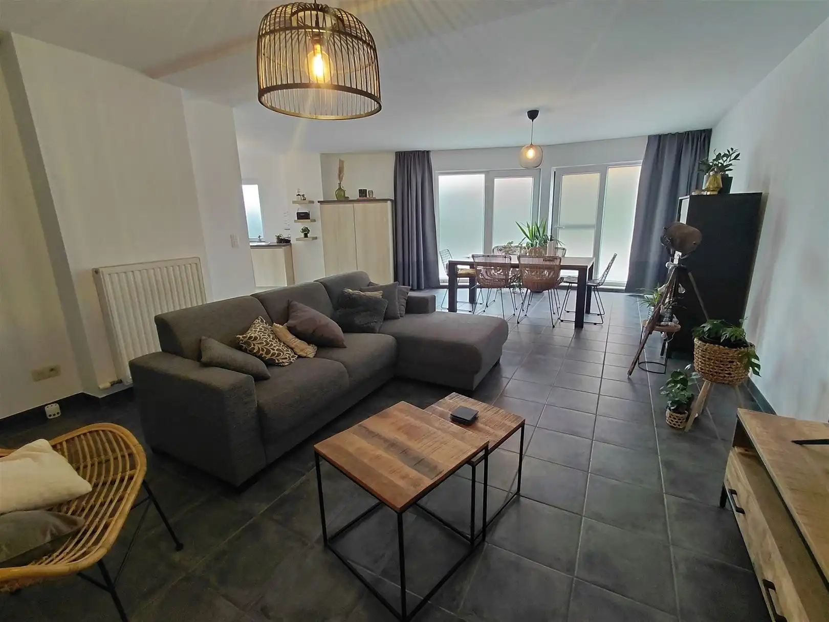 TE HUUR: Appartement met 1 slaapkamer en dressing te Heusden! foto 3