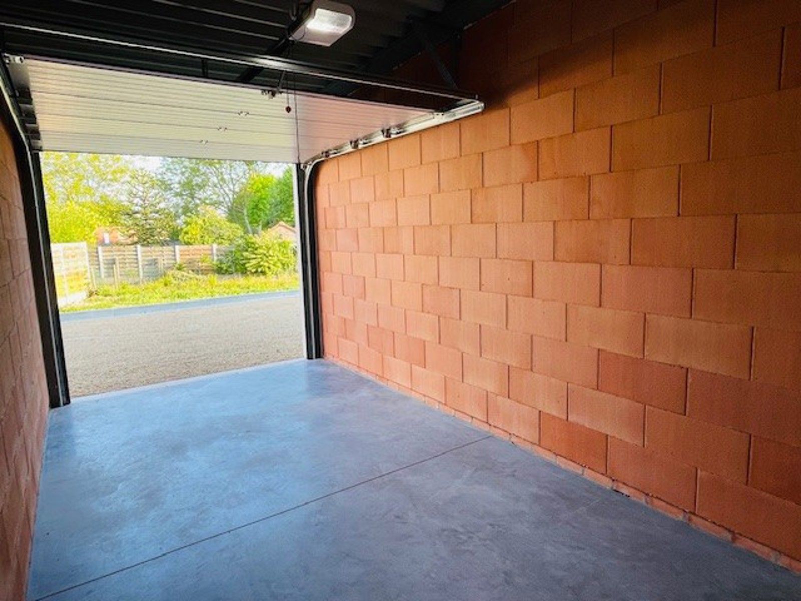Garage te huur foto 3
