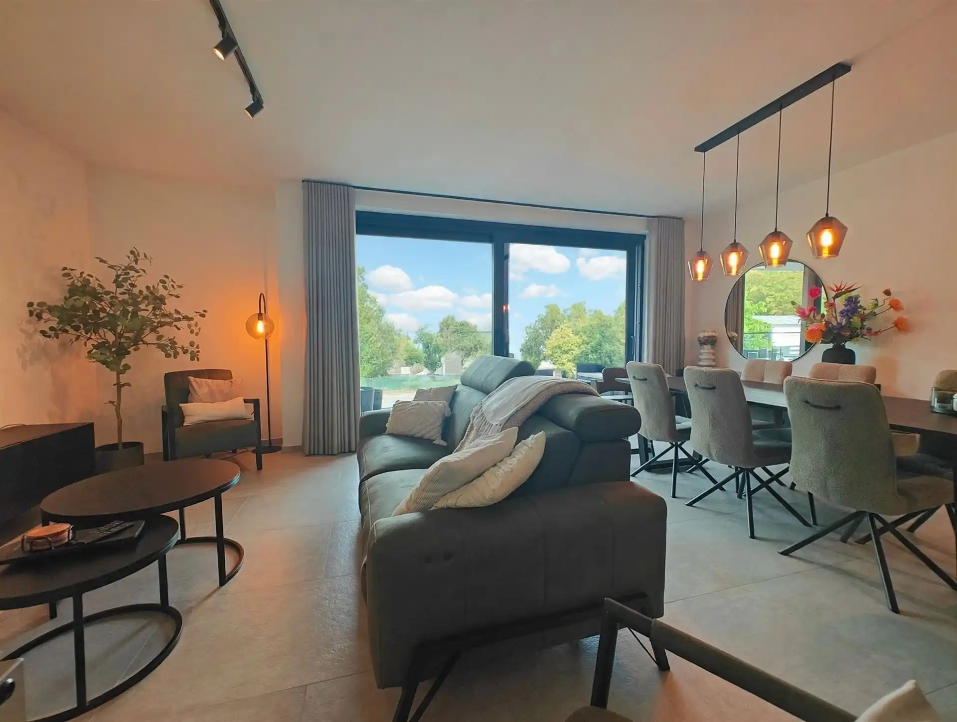 Ruim, instapklaar appartement met 2 slaapkamer, ruime autostaanplaats en berging in de kelder  foto 11