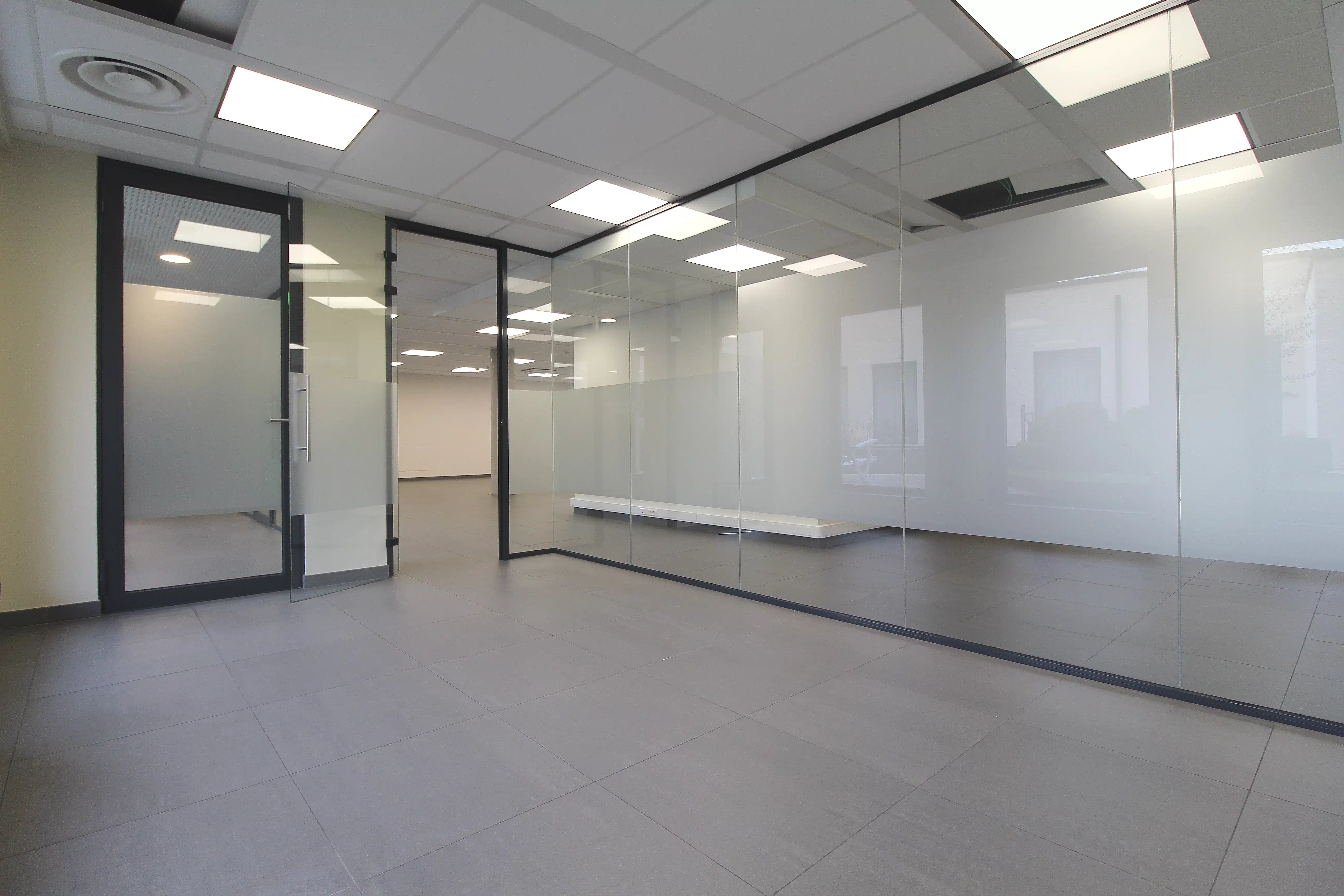 Uitstekende, centraal, gelegen kantoorruimte te Wetteren foto 8