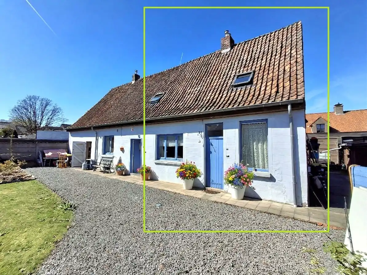 CHARMANTE  KLEINE WONING MET TUIN IN HET CENTRUM VAN AARSELE foto {{pictureIndex}}