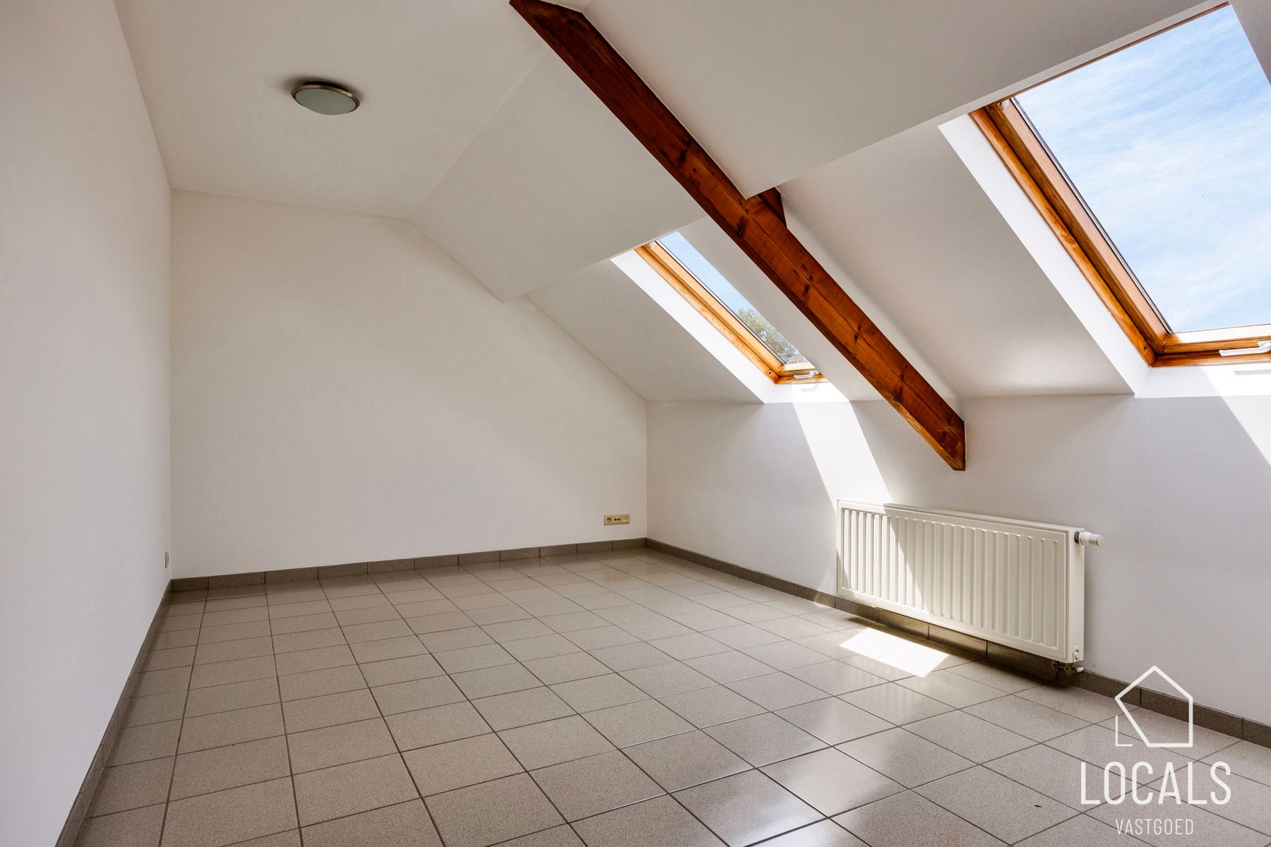 Handelshuis met appartement op strategische locatie foto 18