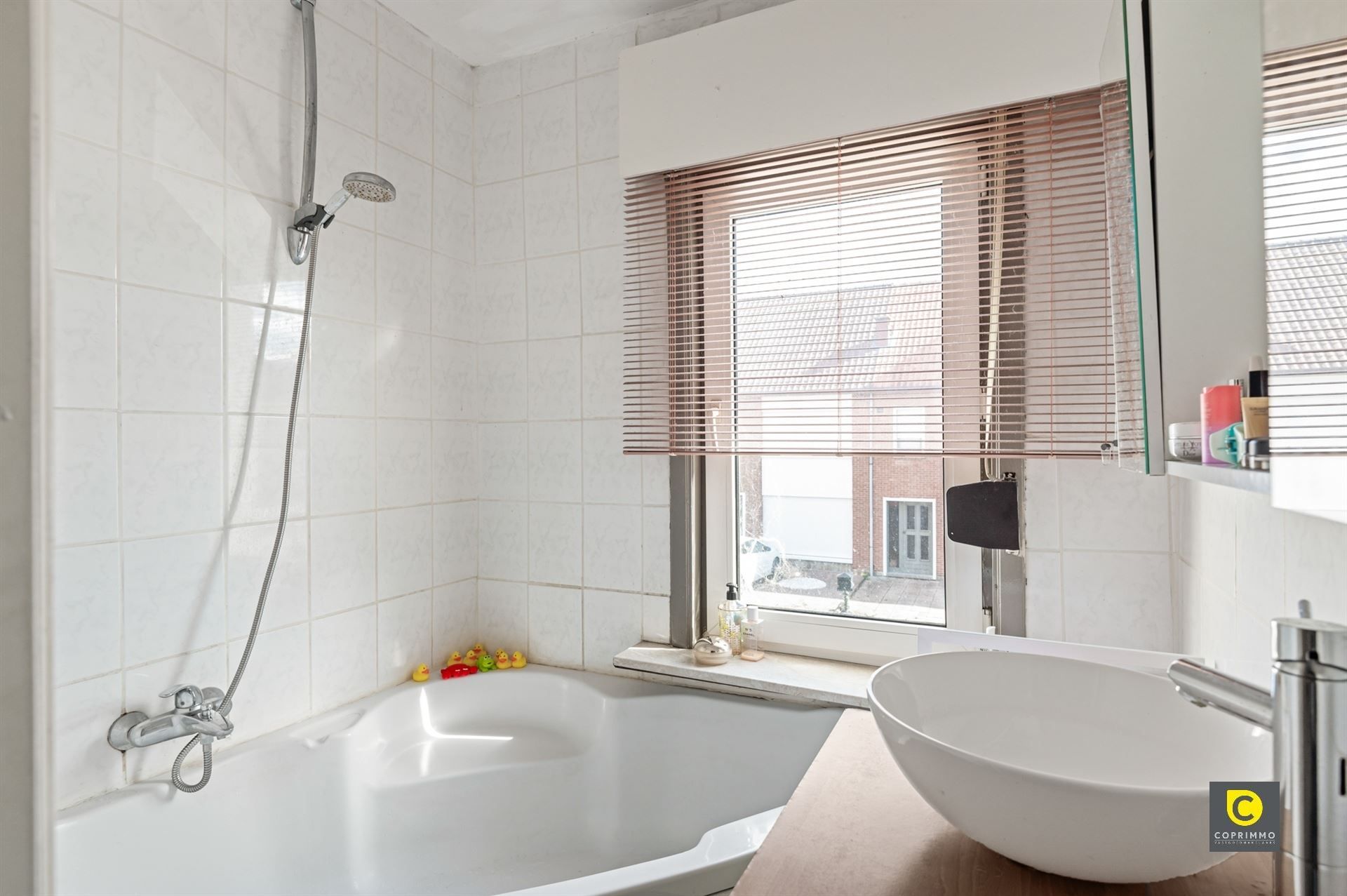 Leuke woning met 3 slaapkamer en tuin foto 6