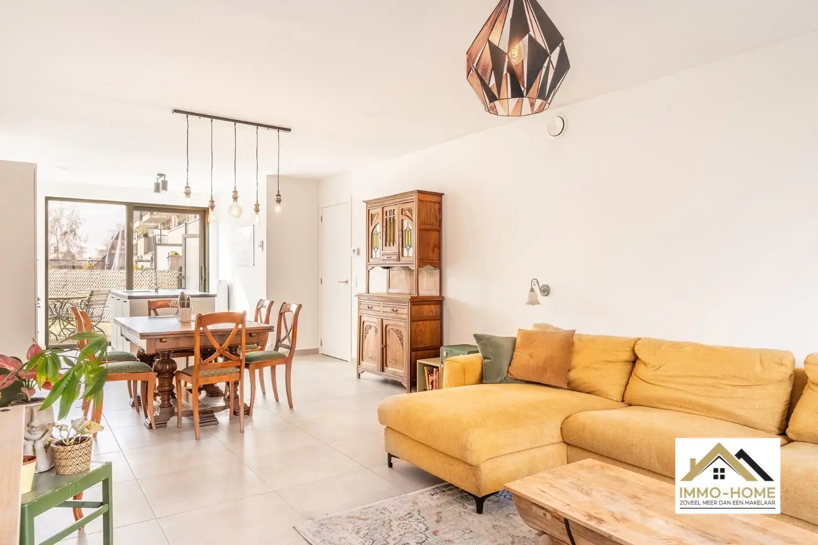 Gelijkvloers appartement met twee terrassen en autostaanplaats!! foto 4