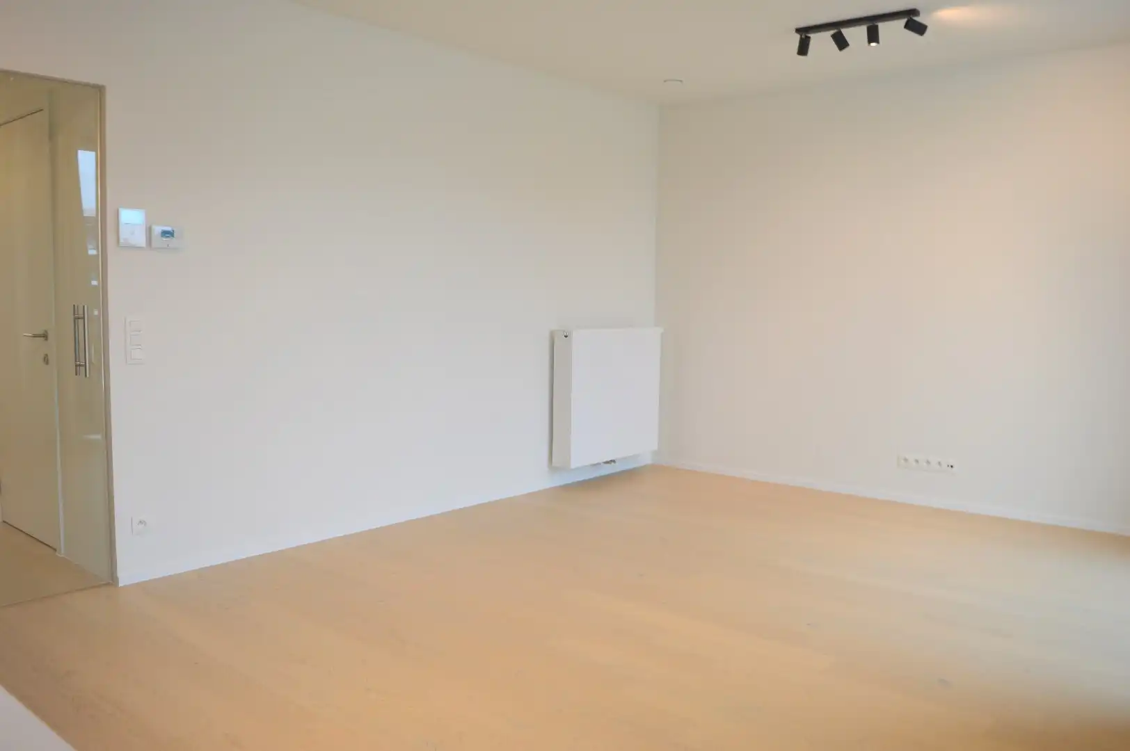 Recent appartement te koop in Kortrijk met frontaal zicht op de Leie foto 7