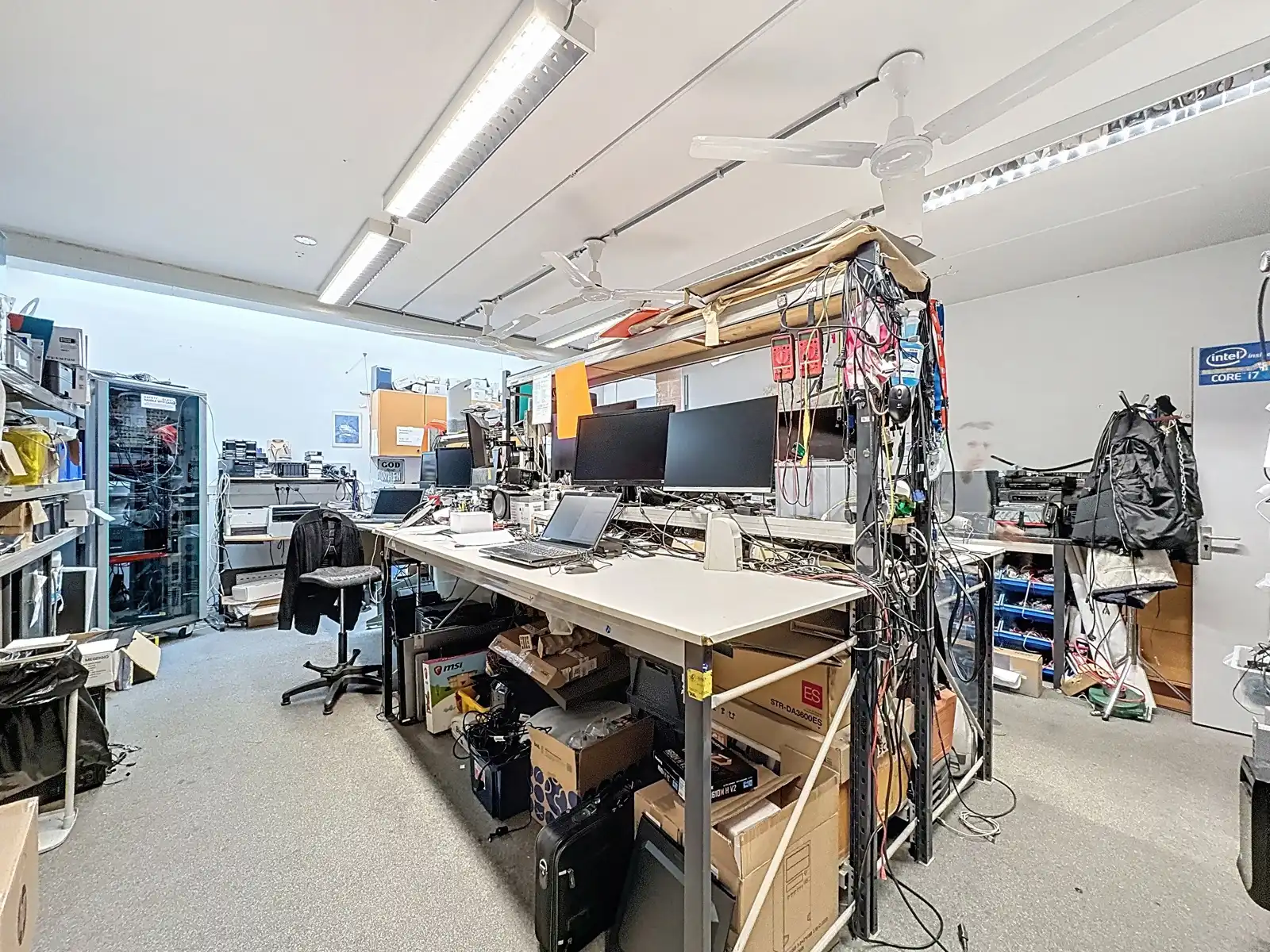 Commercieel Pand met Grote Visibiliteit vlakbij Bredabaan foto 7