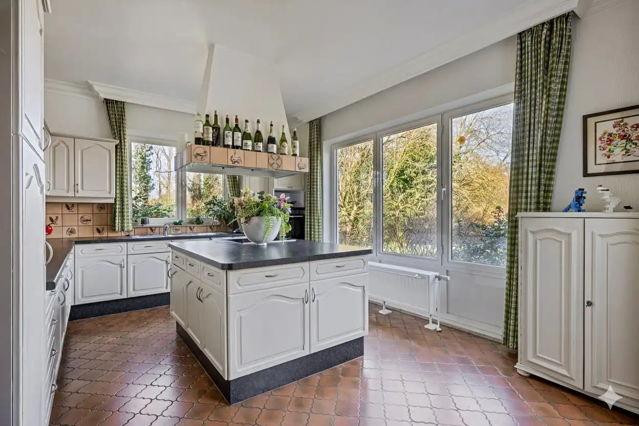 Karaktervolle architectenvilla op uitzonderlijk domein in Diepenbeek foto 10