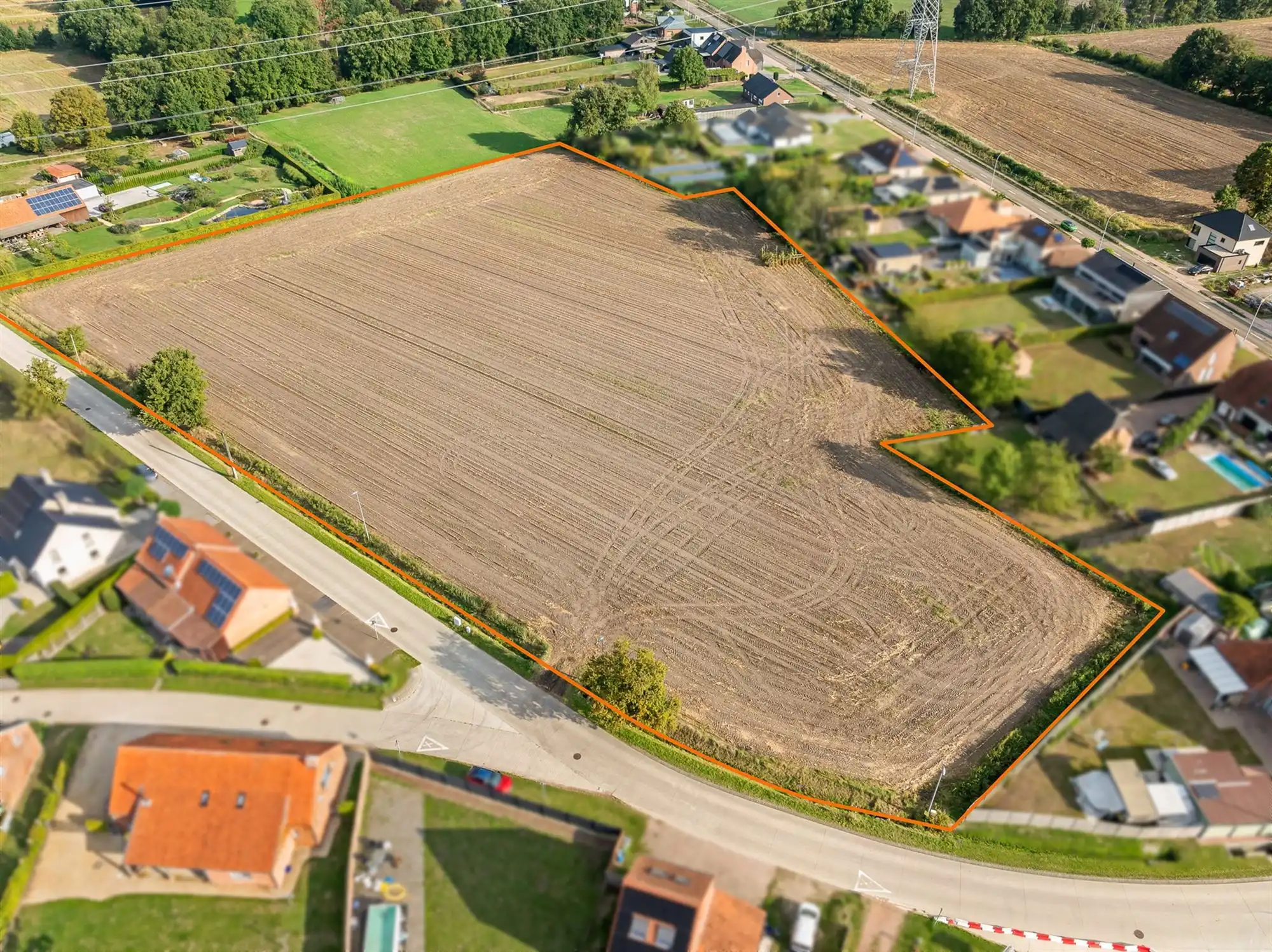 UITZONDERLIJK PERCEEL BOUWGROND MET WEILAND OP TOTALE OPPERVLAKTE VAN 2,1 HECTARE TE OLMEN foto 2