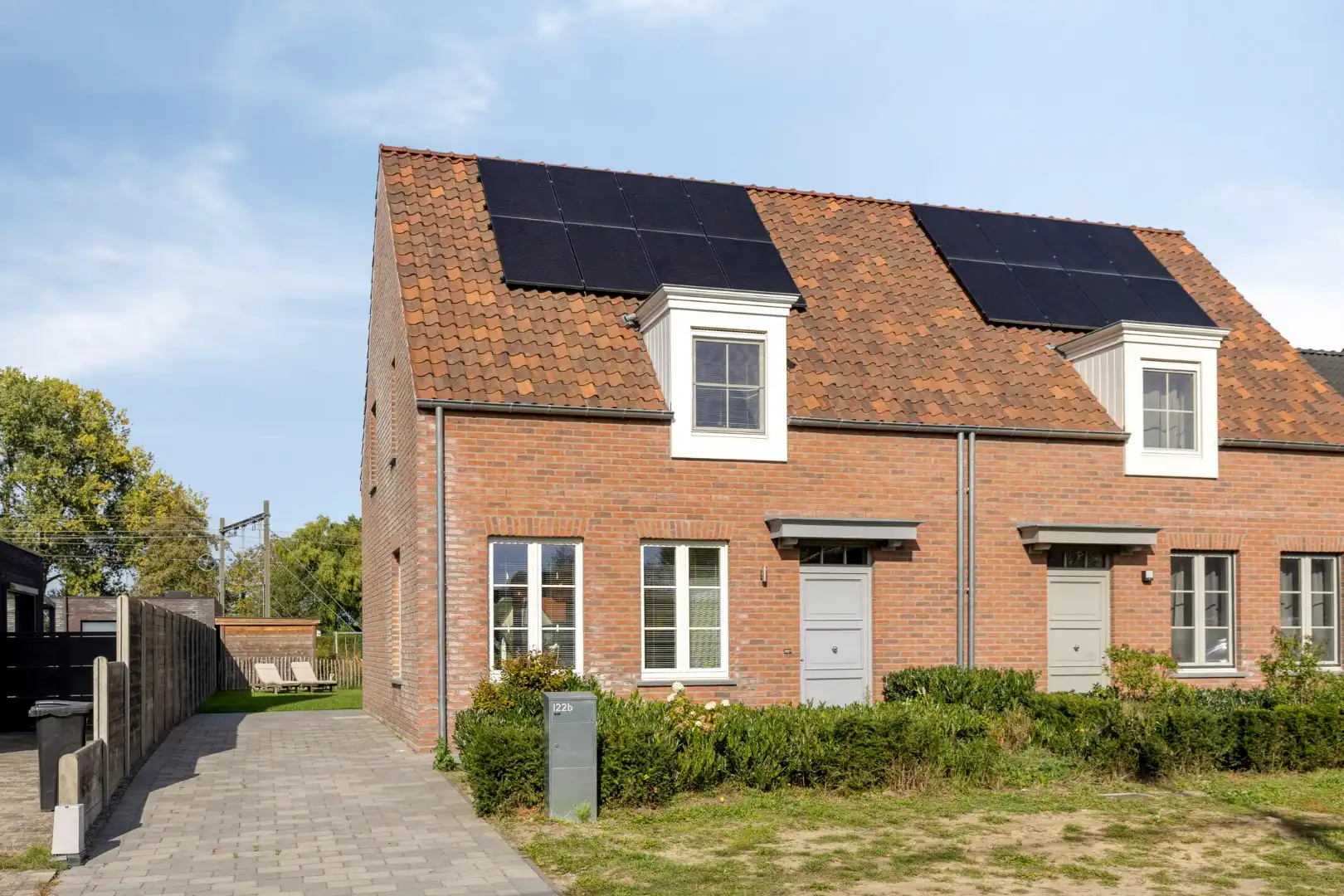 Instapklare woning met 3 slaapkamers op een perceel van 548 m² in Mol-Millegem foto {{pictureIndex}}