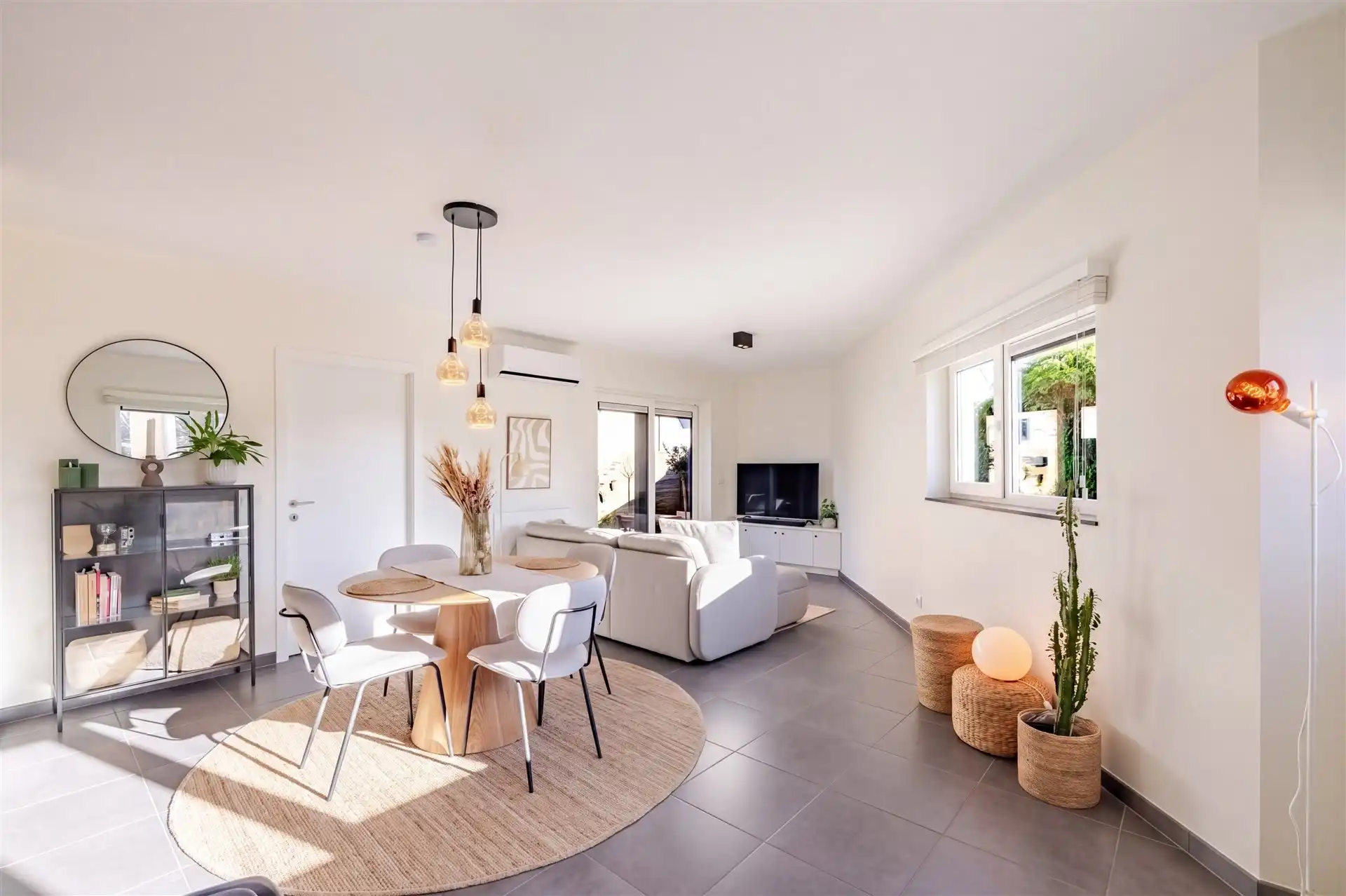 Prachtig gelijkvloers appartement met terras foto {{pictureIndex}}