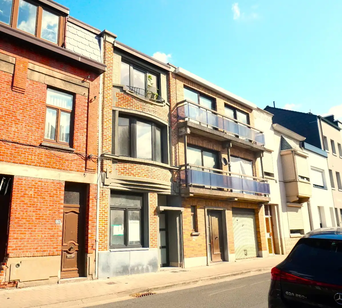 Stijlvol gerenoveerde stadswoning in hartje Lokeren foto 2