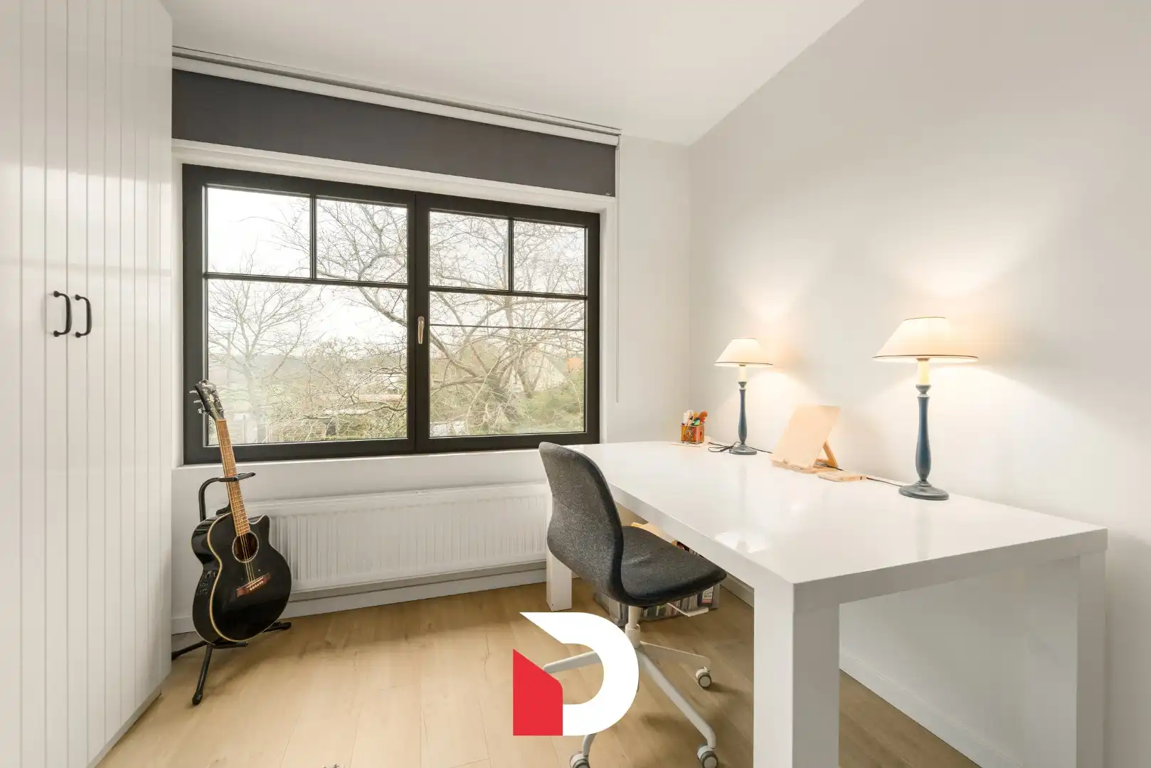 Ruime en volledig instapklare halfopen woning met praktijk op 960 m² grond foto 22