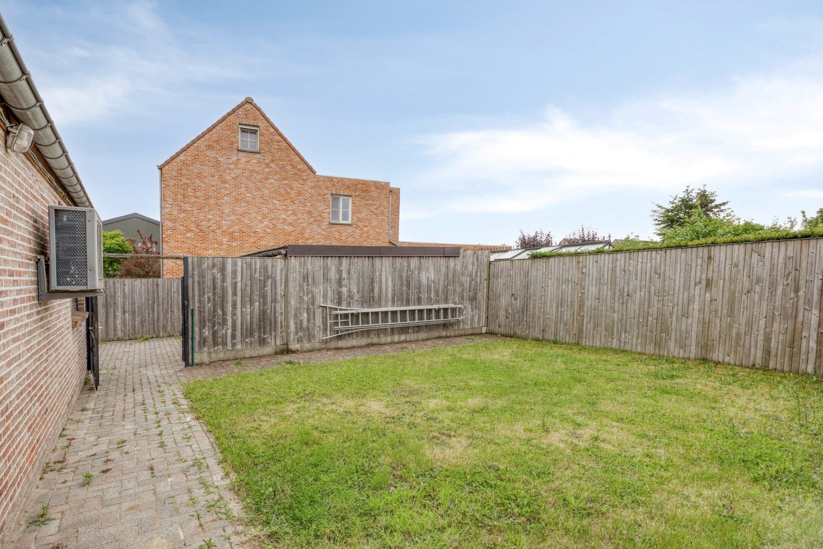 Instapklare woning met 3 slpks, zonnige tuin en vlotte bereikbaarheid !  foto 22