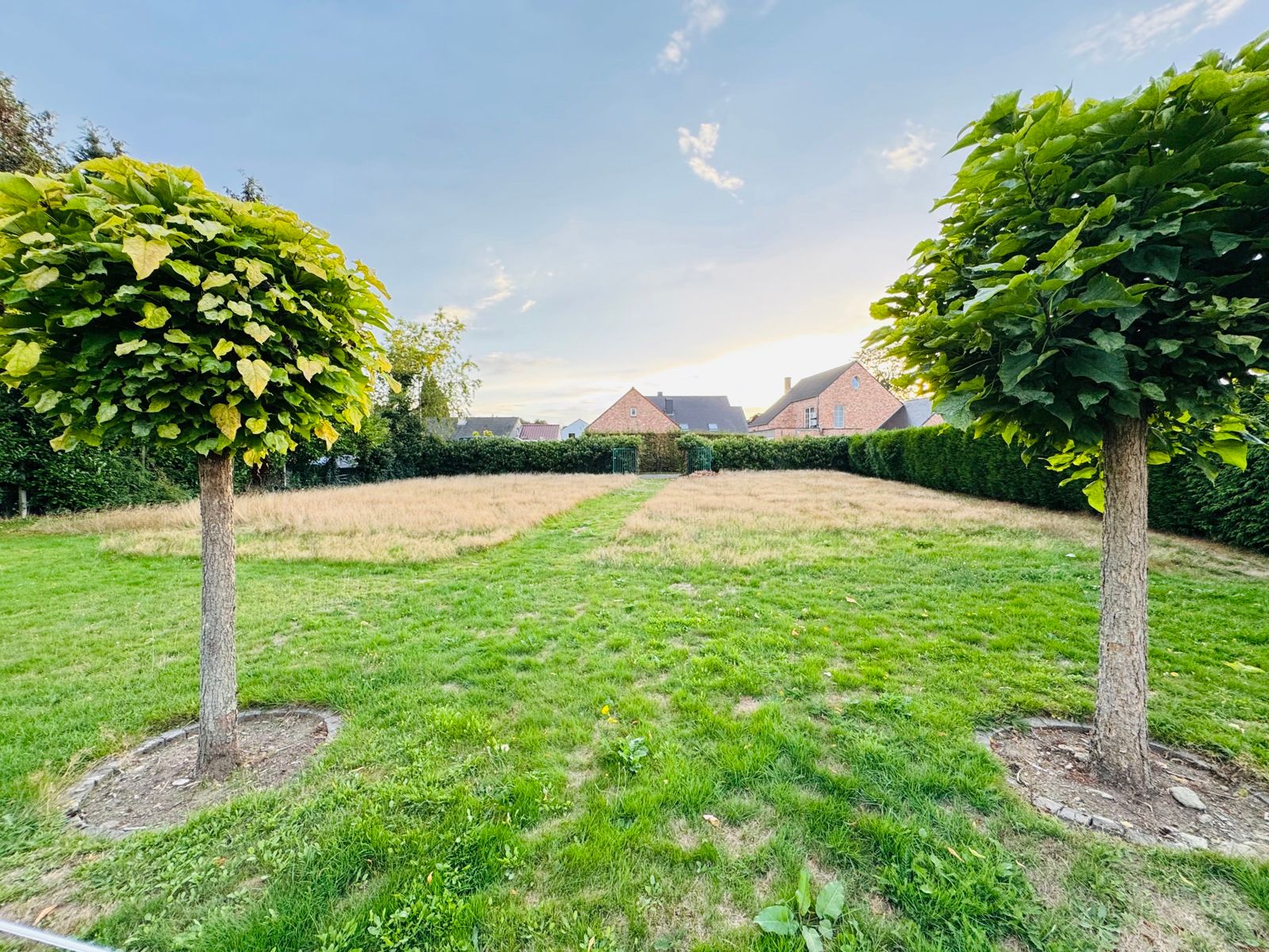 Bouwgrond van 861m² voor open bebouwing TOPLIGGING foto {{pictureIndex}}