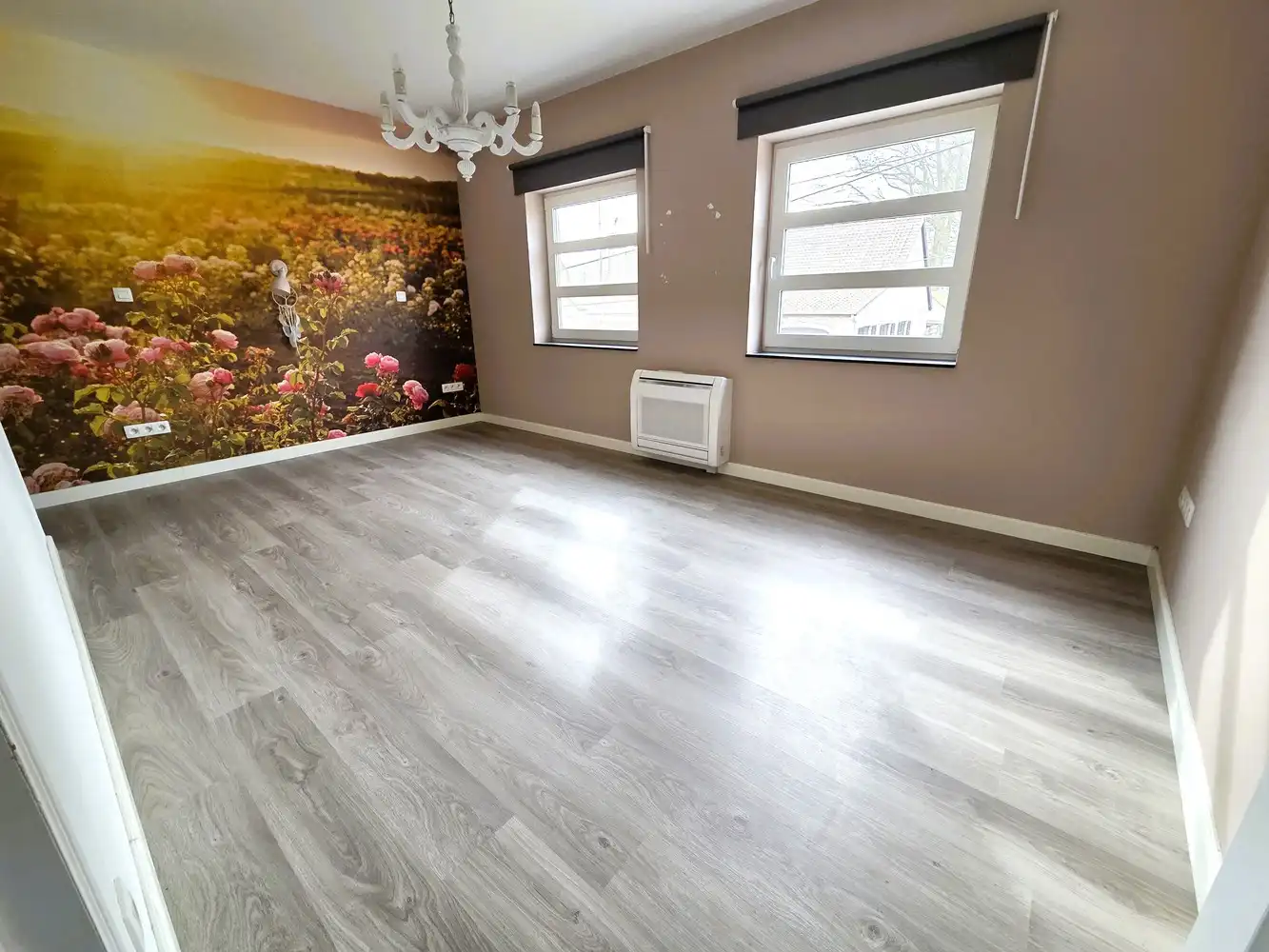 Zeer ruime woning, 3 tot 5 slaapkamers, 2 badkamers, volledig vernieuwd met ruim bijgebouw foto 10