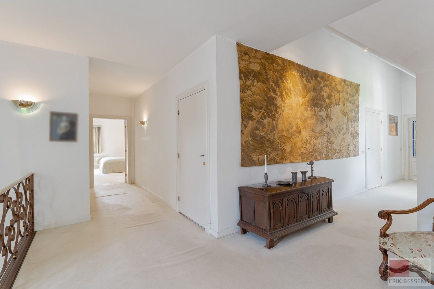 Prachtige vrijstaande villa met Franse allure, gelegen op een royaal perceel van 1.211 m², biedt een riante woonoppervlakte van 309 m² foto 21
