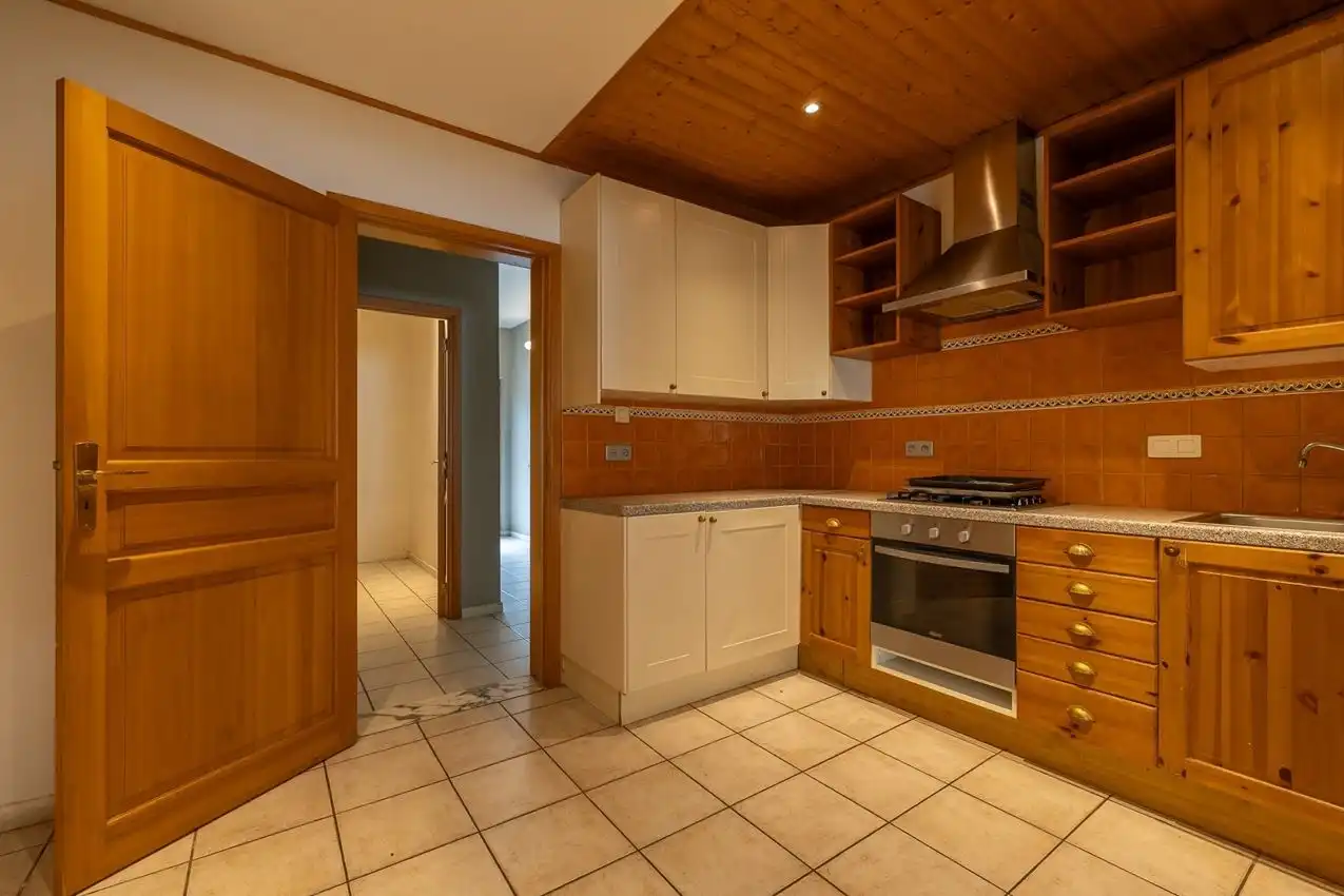 Vier slaapkamers. Twee staanplaatsen. En achteraan een verrassende buitenplek met zuiderse patio-sfeer foto 41