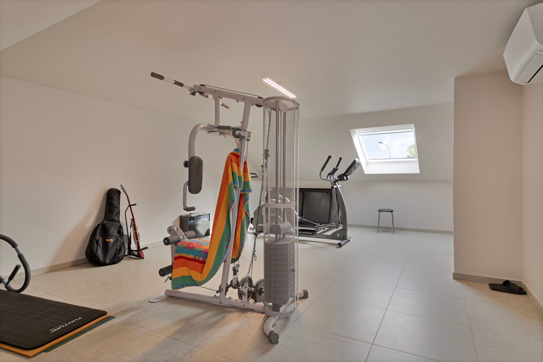 Recente instapklare woning met 4 slaapkamers ! foto 17