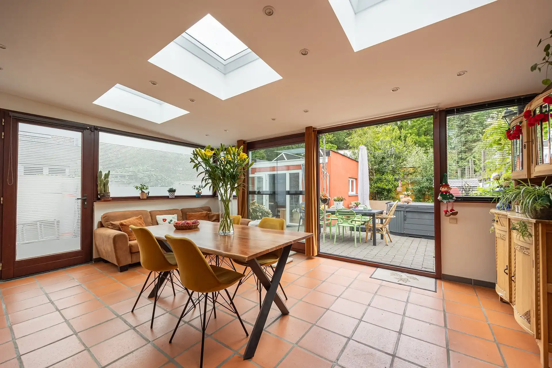 Instapklare halfopen woning met zonnepanelen in de Tuinwijk foto 11