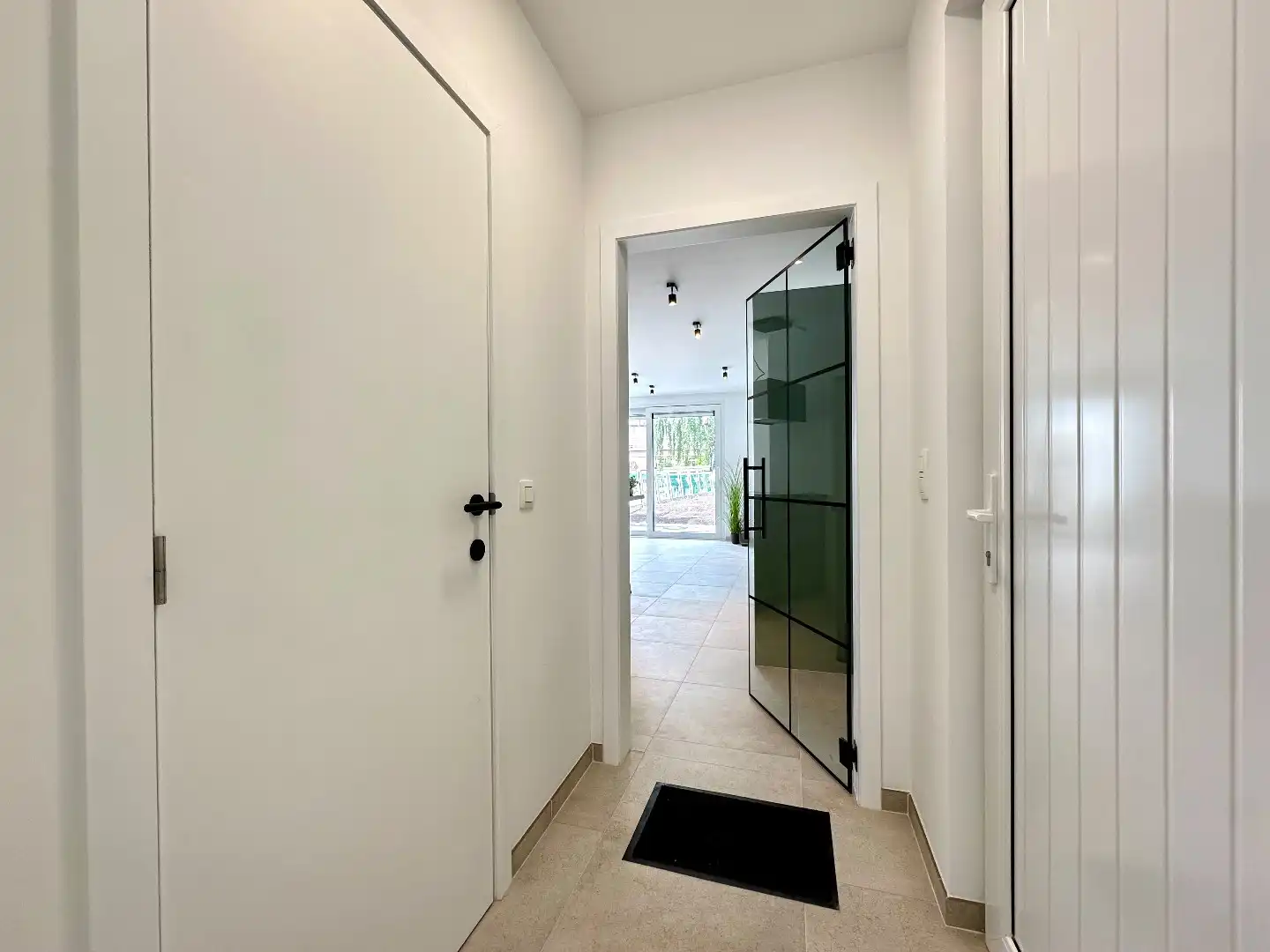 Modern en energiezuinig gelijkvloers appartement met tuin, terras en garage in Tongeren-Borgloon foto 2