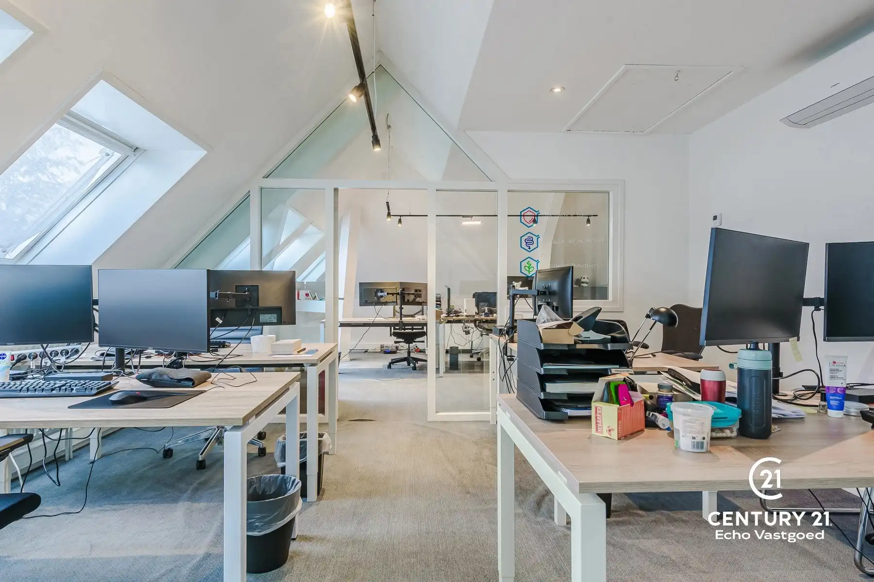 Ruime villa met kantoor, binnenzwembad, mooie tuin op 3172m² foto 27